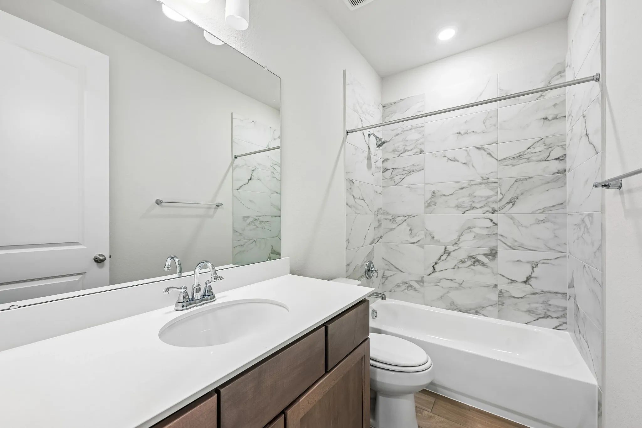 Plan 4046 Bath 2