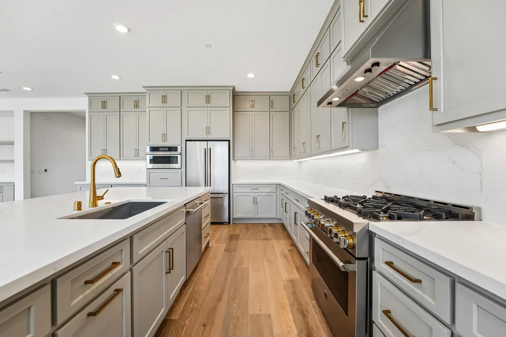 Orchard Grove Homesite 39 Kitchen Island