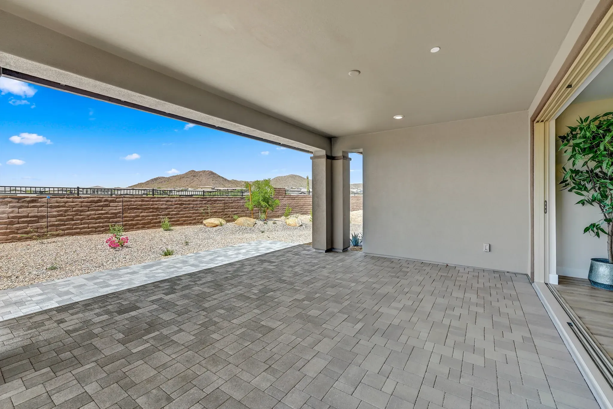 Ridgecrest Flourish HS 79 Covered Patio