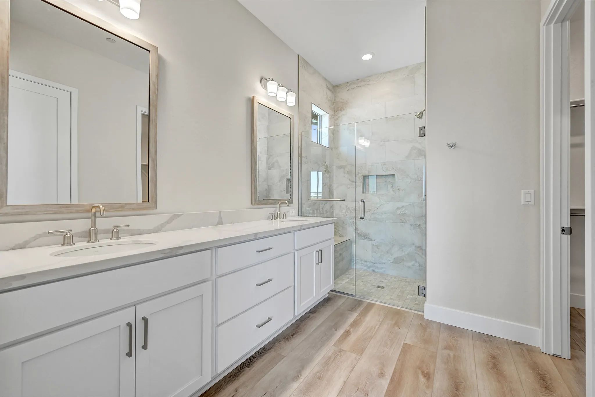 Ridgecrest Traverse HS 77 Primary Bath