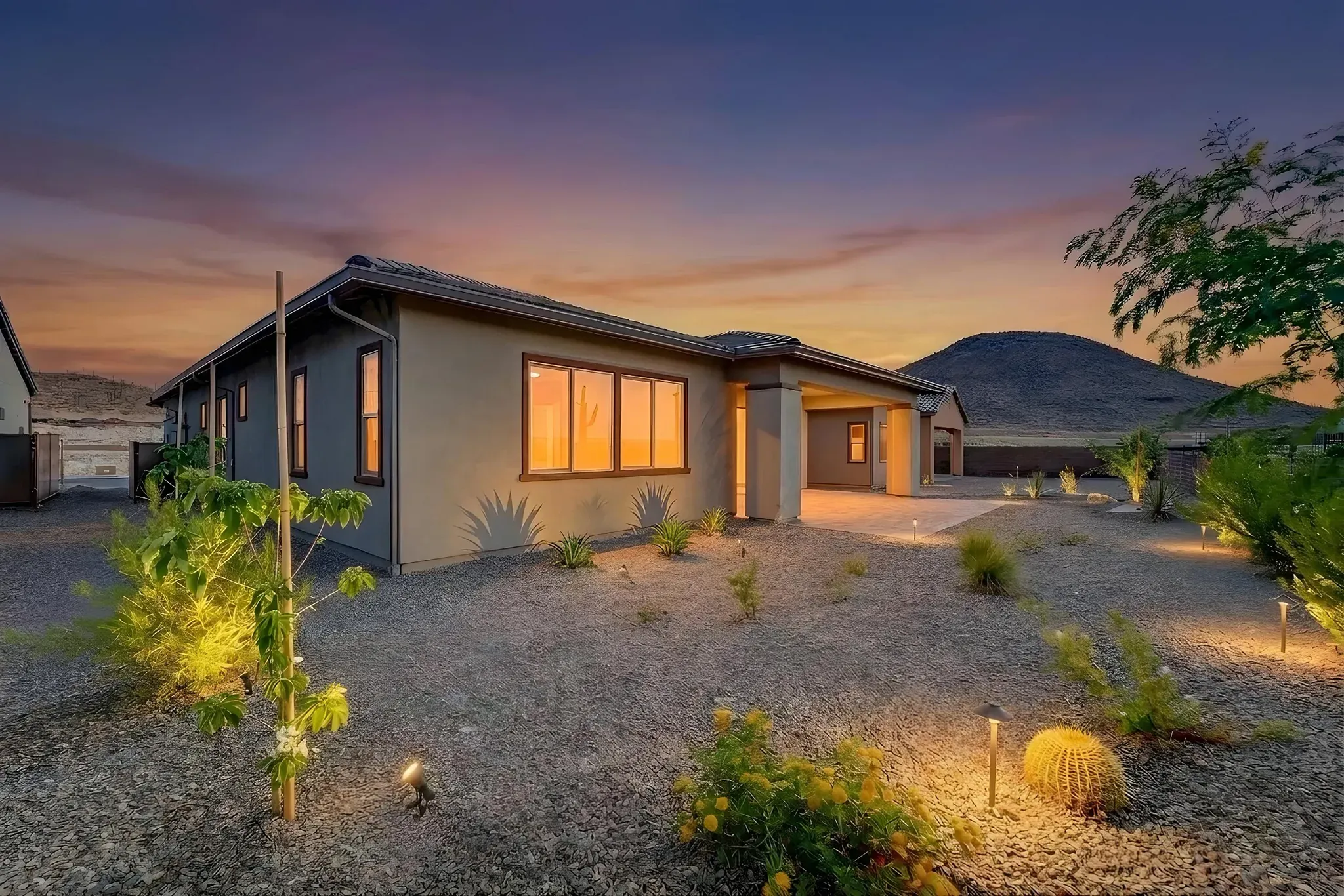 Ridgecrest Traverse HS 77 Back Dusk