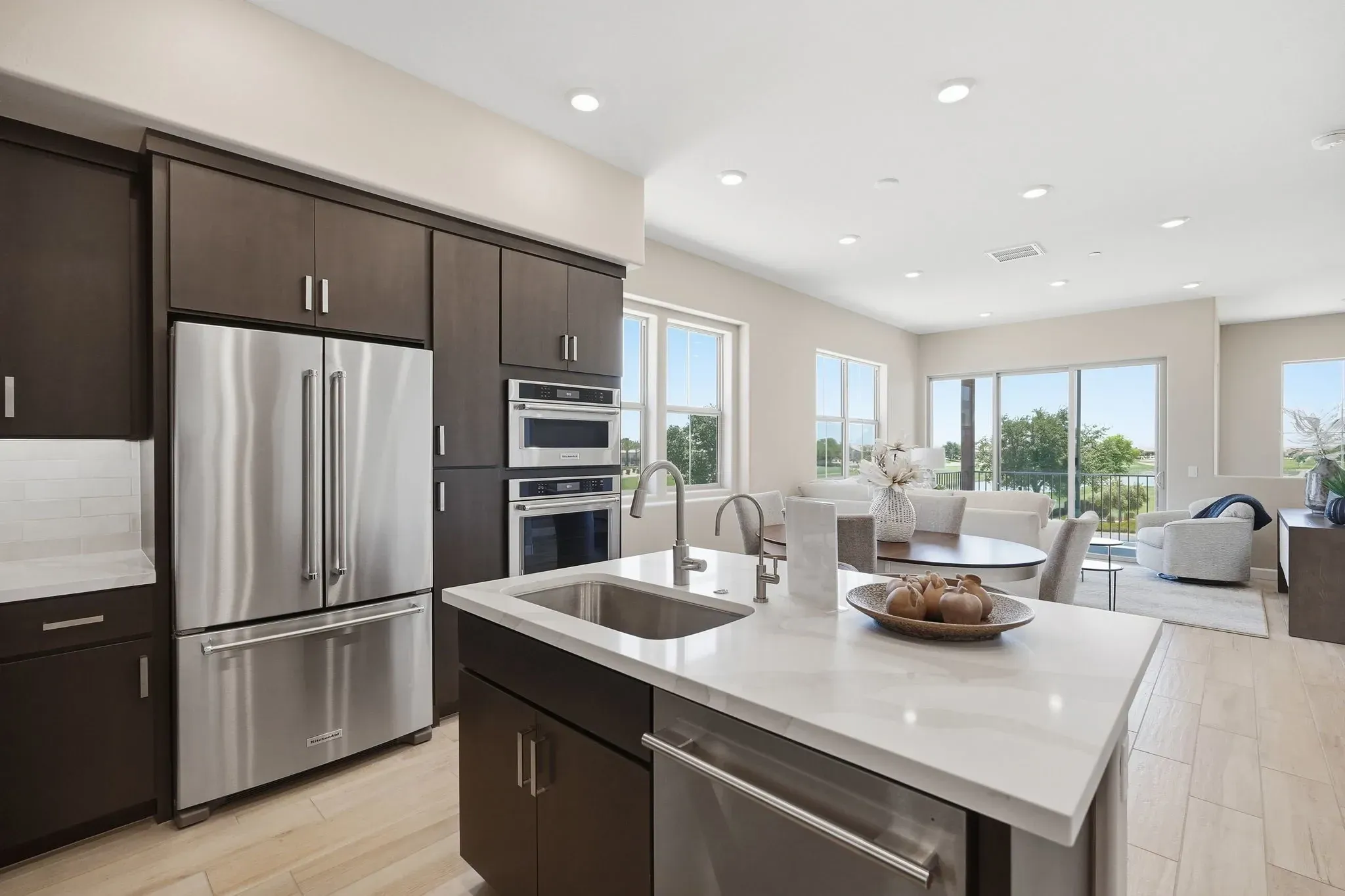Encanterra Ascent HS 2513 Kitchen