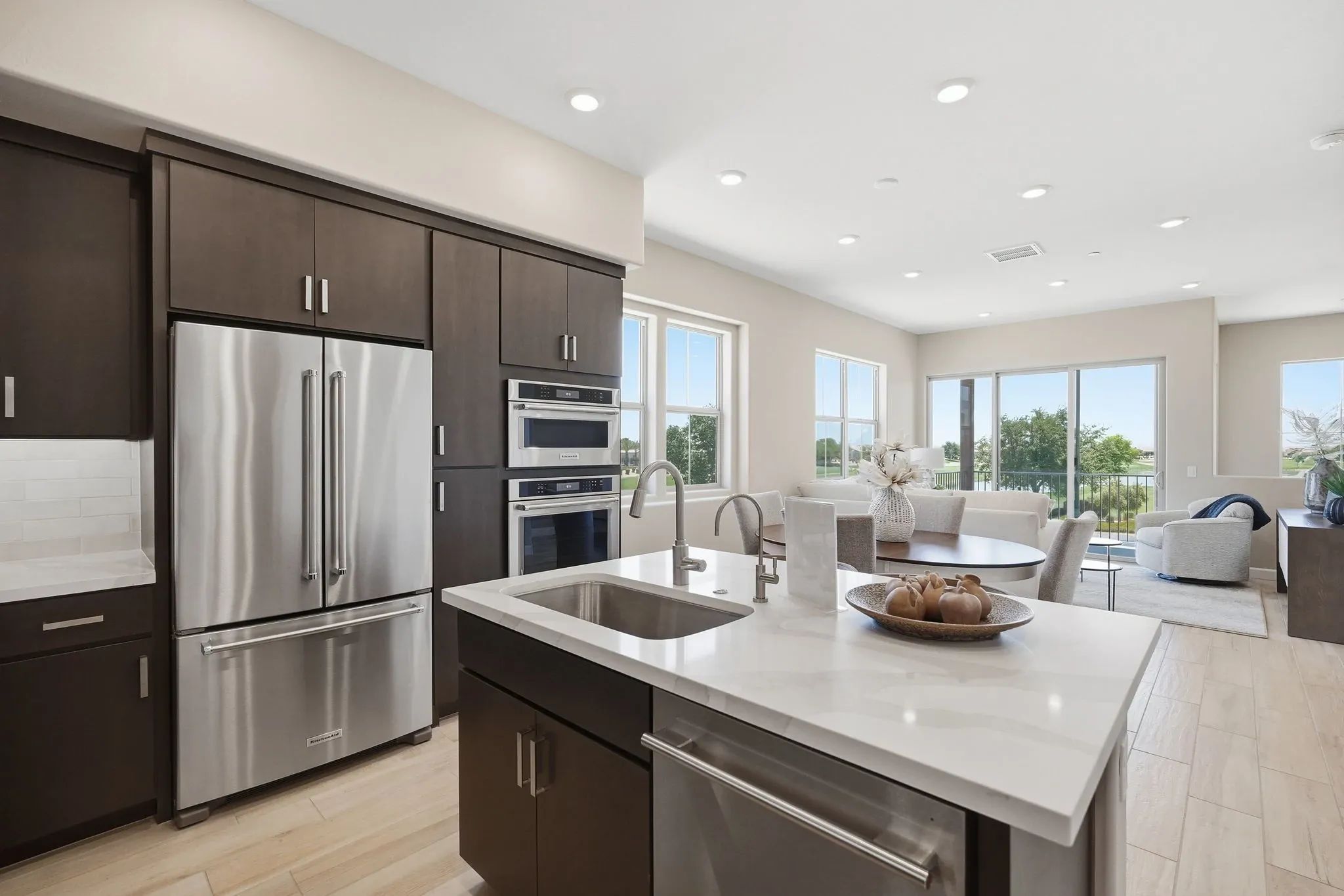 Encanterra Ascent HS 2513 Kitchen