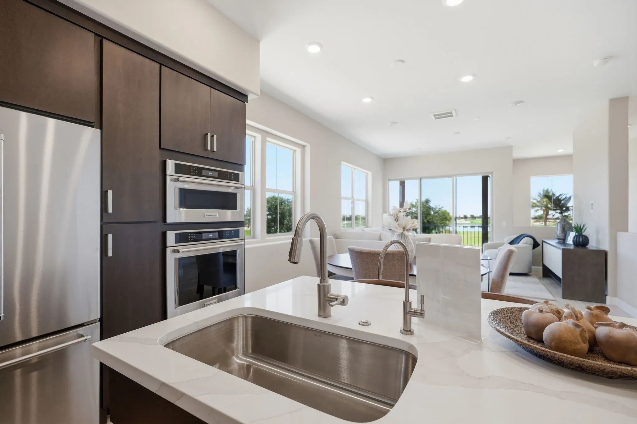 Encanterra Ascent HS 2513 Kitchen