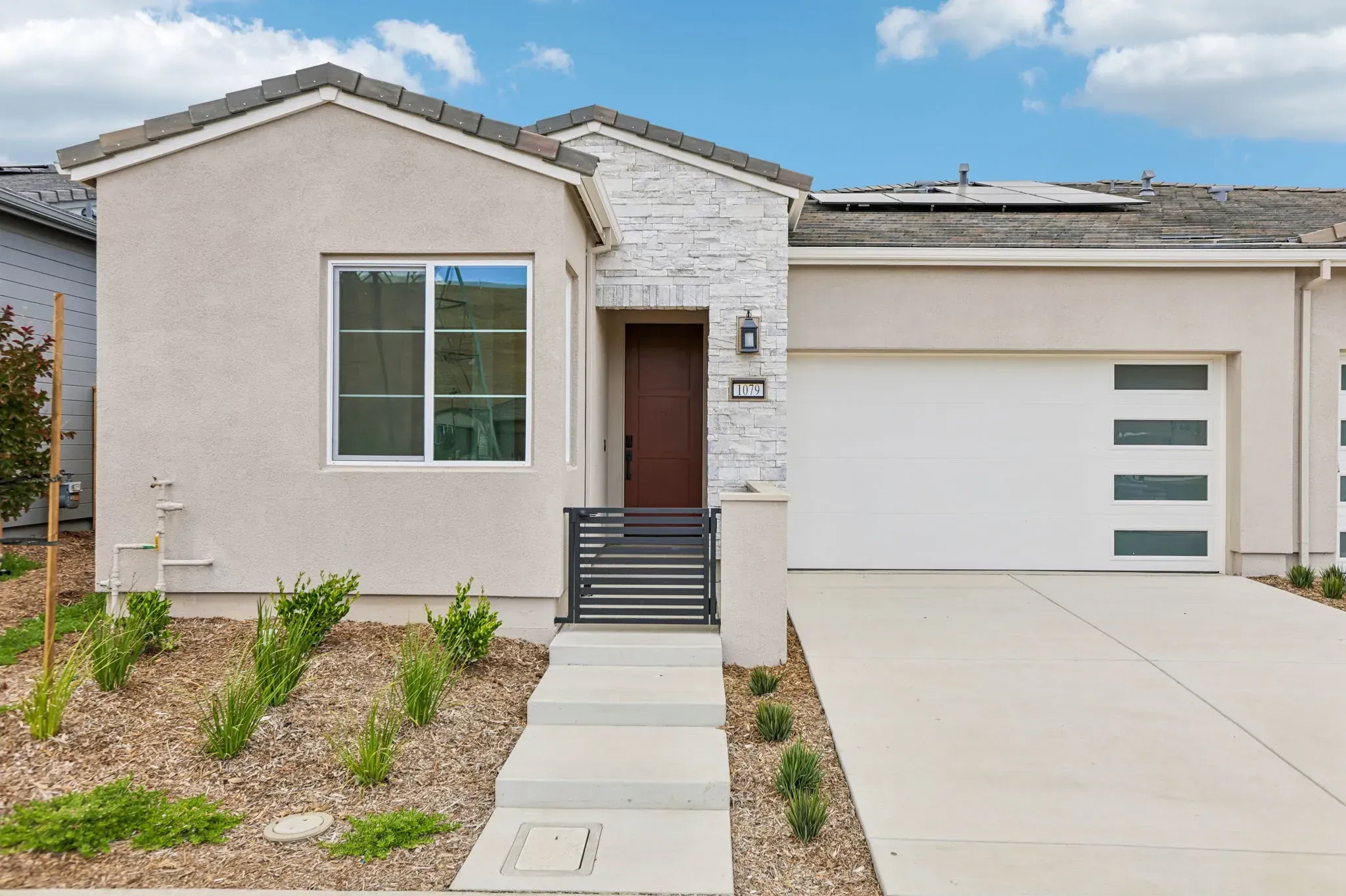 1079 Riverbend Drive (Plan 2)