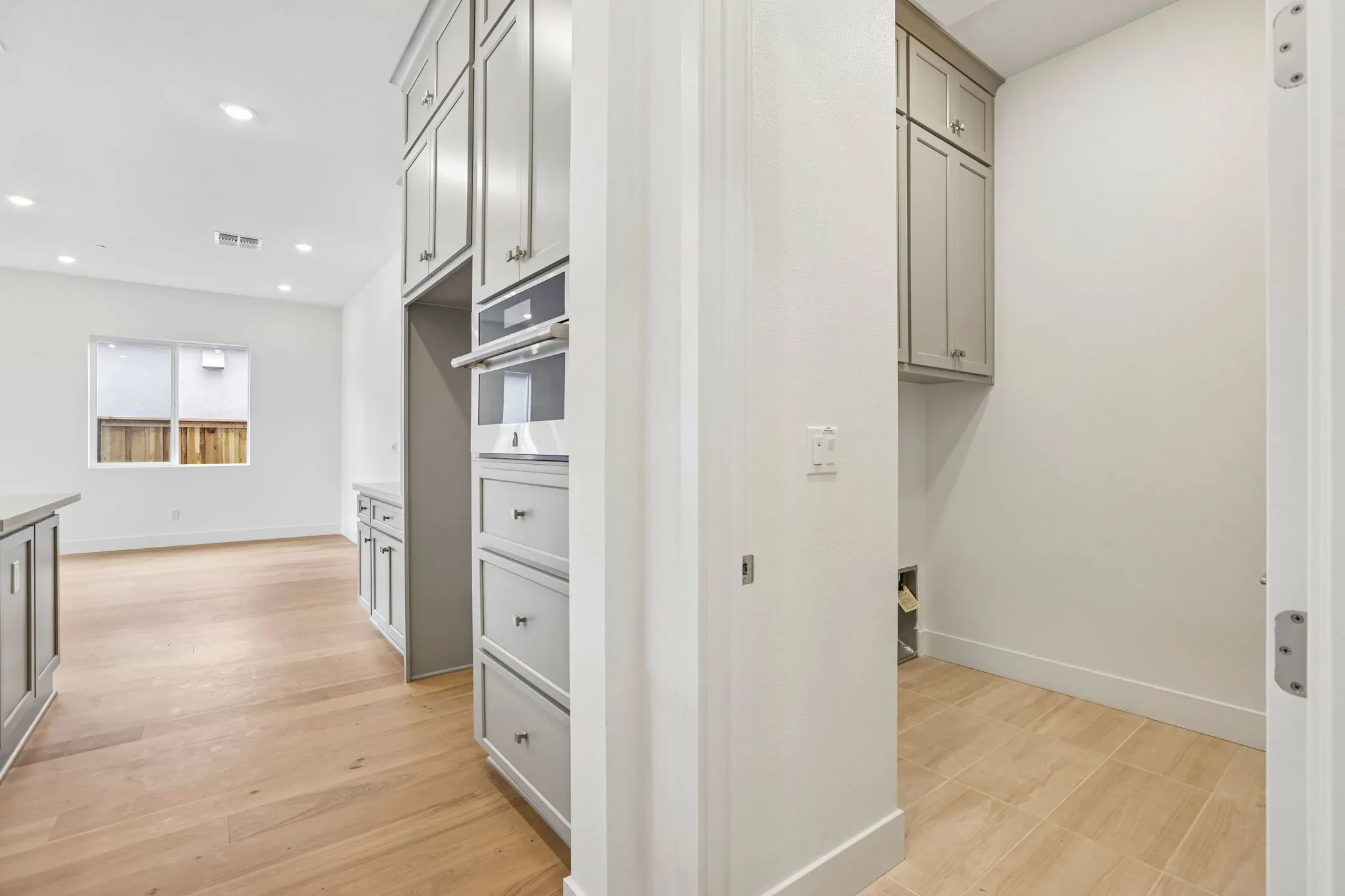 The Meadows Homesite 8 Kitchen & Laundry