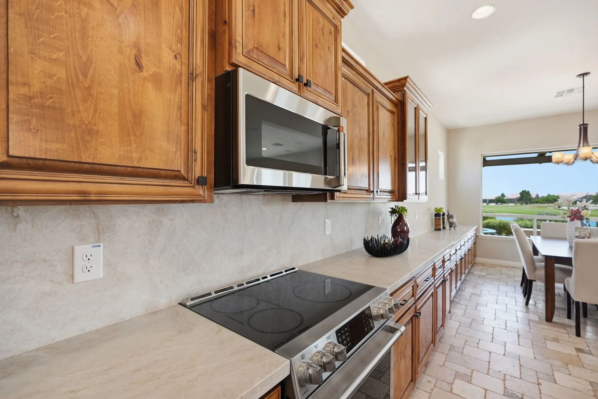 Encanterra Positano HS 533 Kitchen