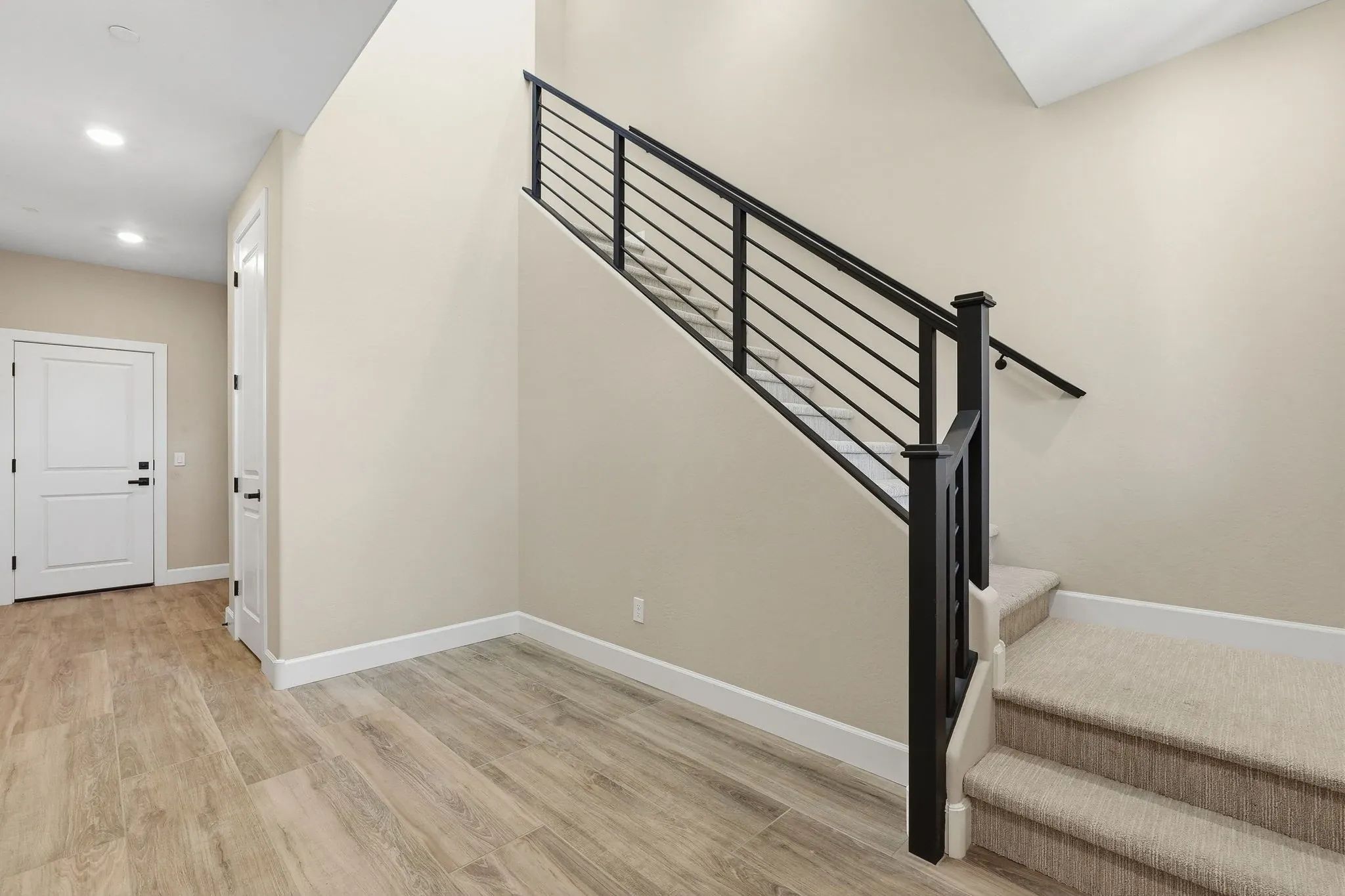 Encanterra HS 2524 Entry