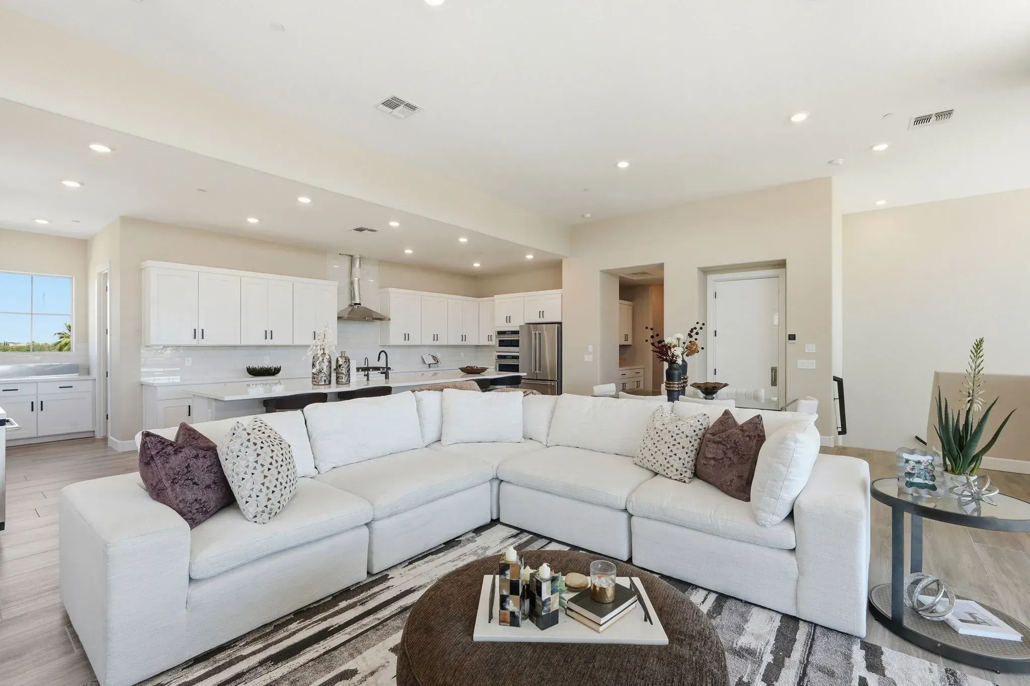 Encanterra Crescendo HS 2524 Great Room