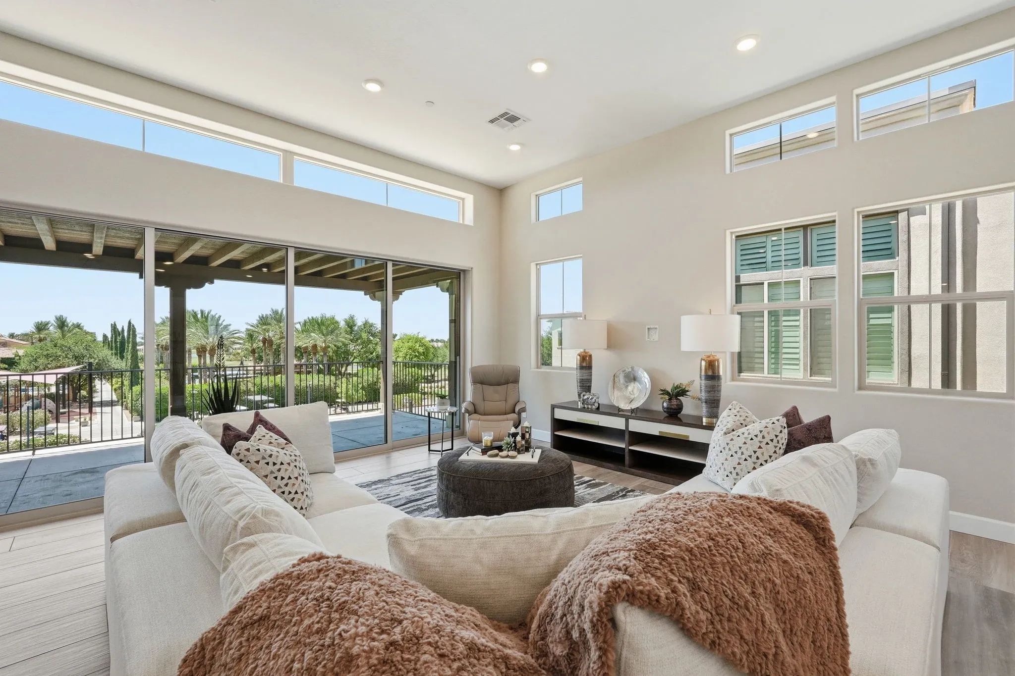 Encanterra Crescendo HS 2524 Great Room