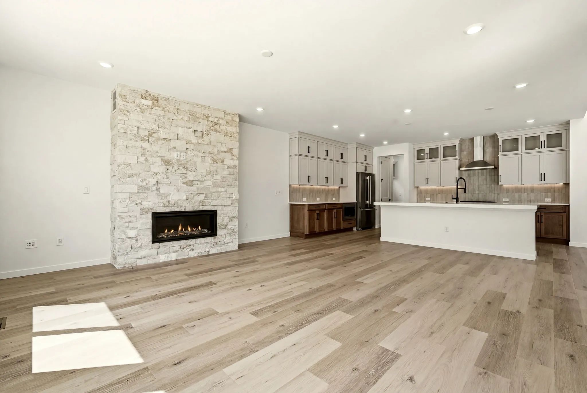 Homesite 9 Great Room + Kitchen