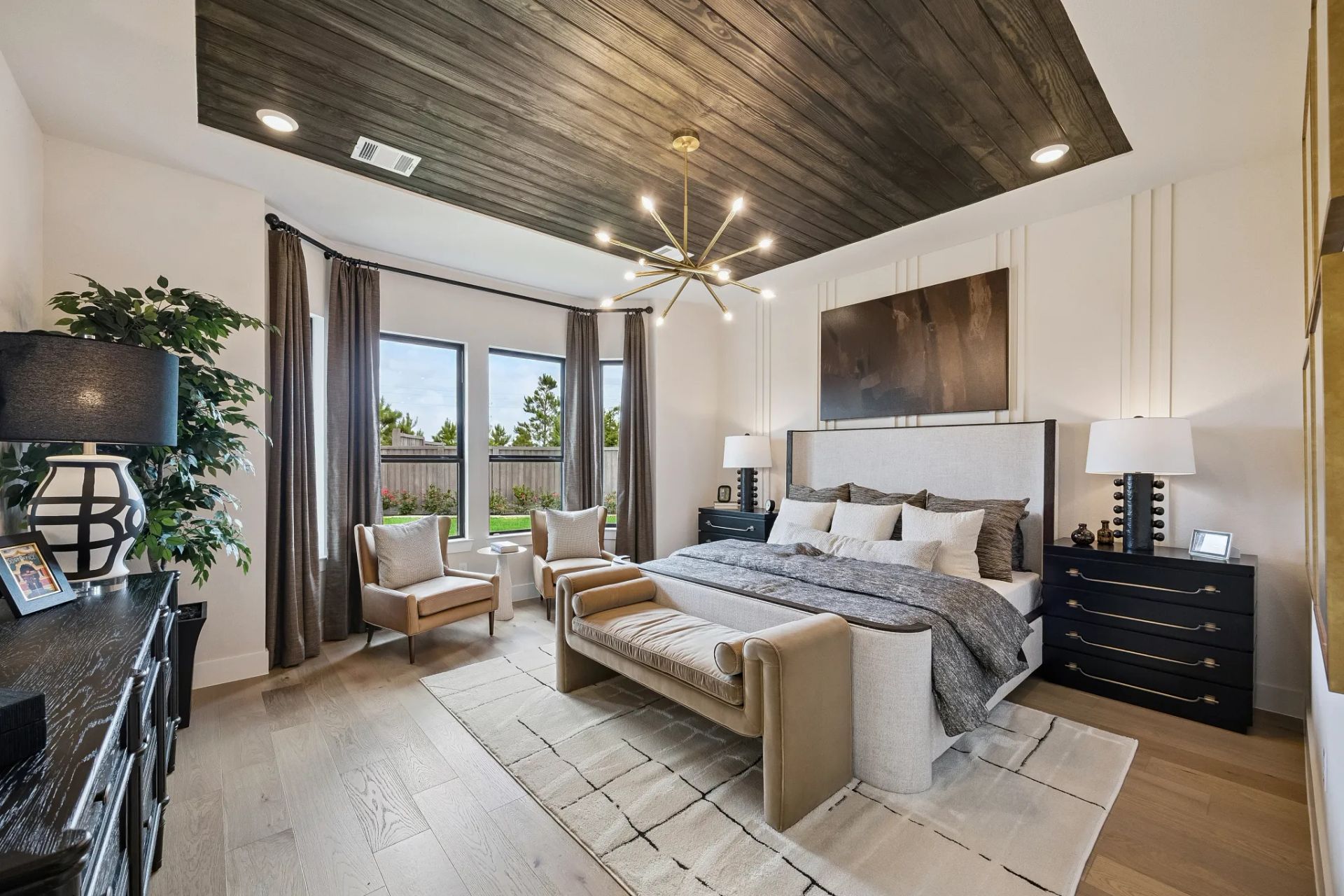 Plan 5058 Primary Bed - Staged