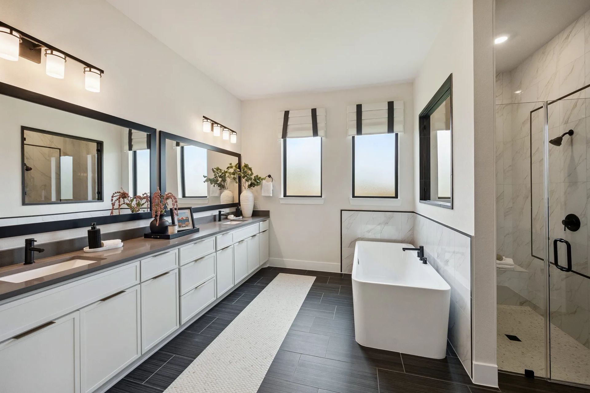 Plan 5058 Primary Bath - Staged