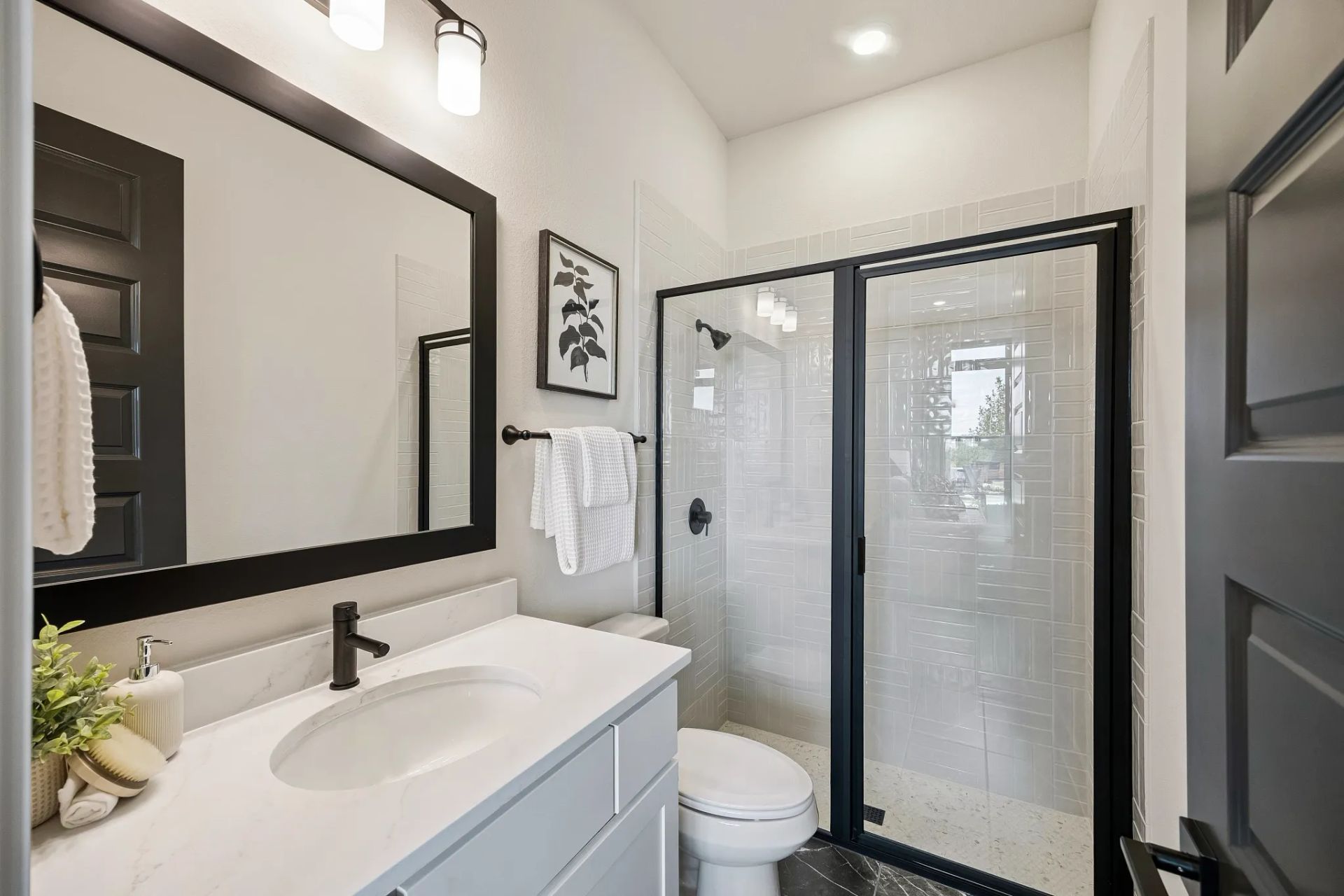Plan 5058 Bath 2 - Staged