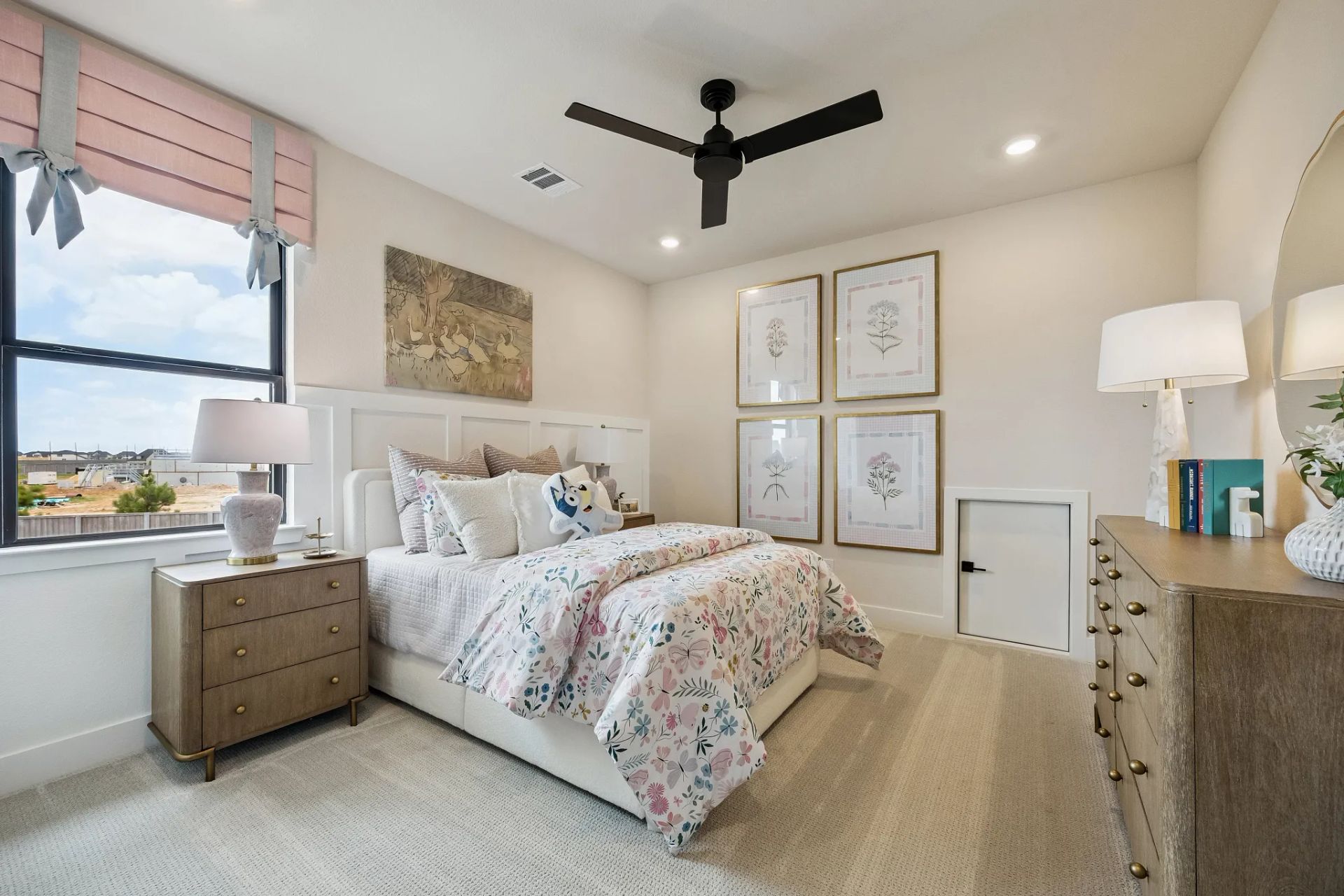 Plan 5058 Bed 3 - Staged