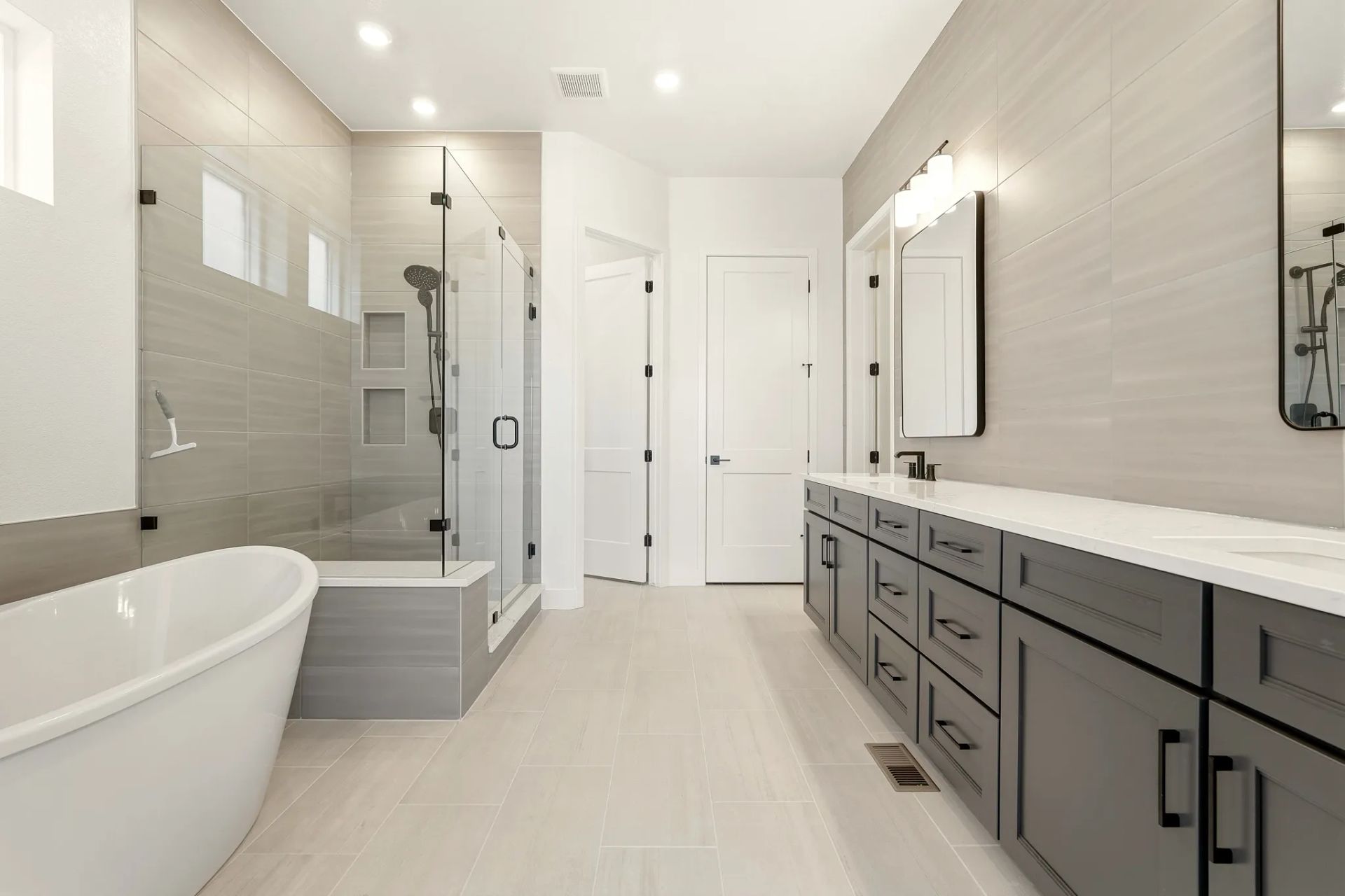 Homesite 143 Primary Bath