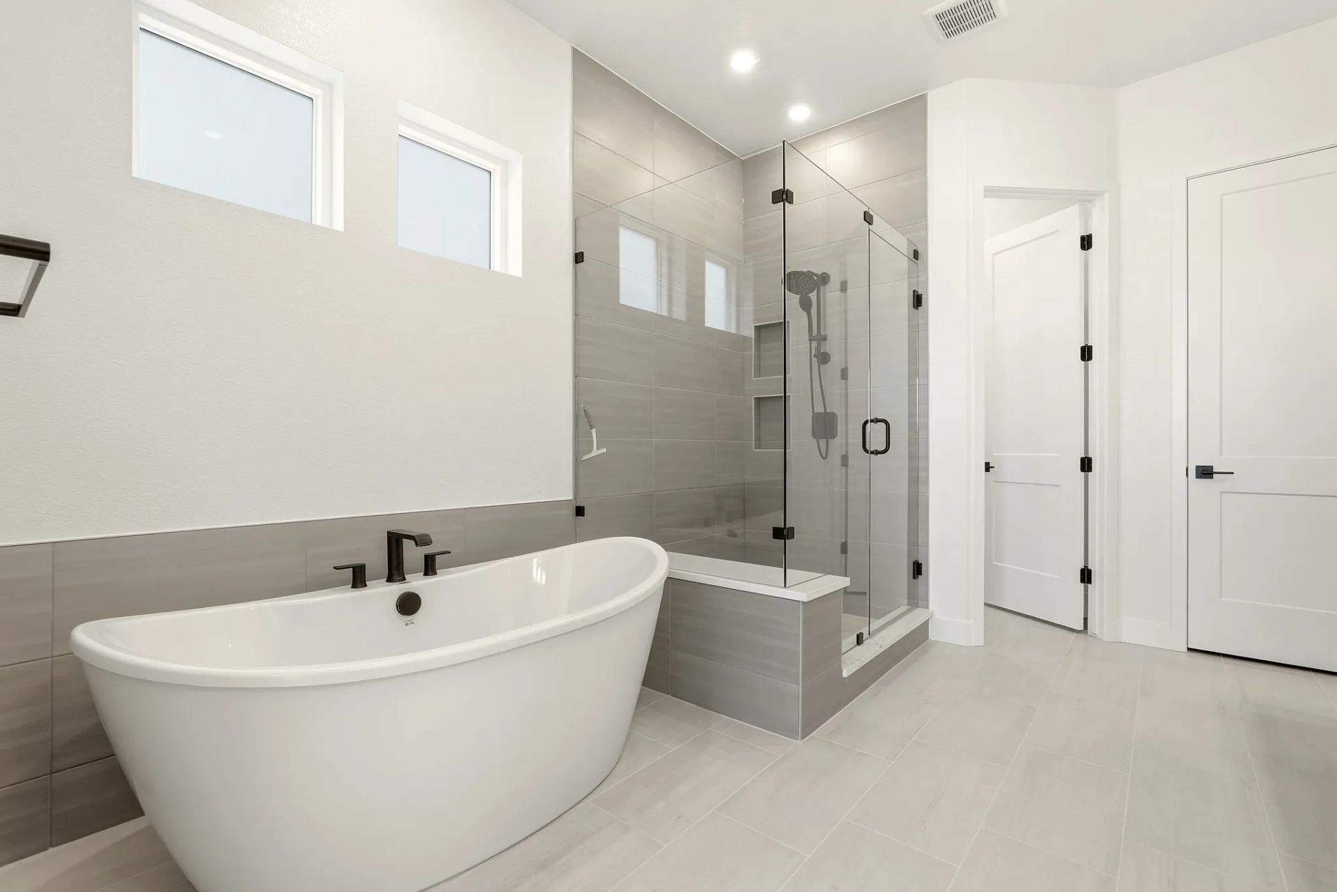 Homesite 143 Primary Bath