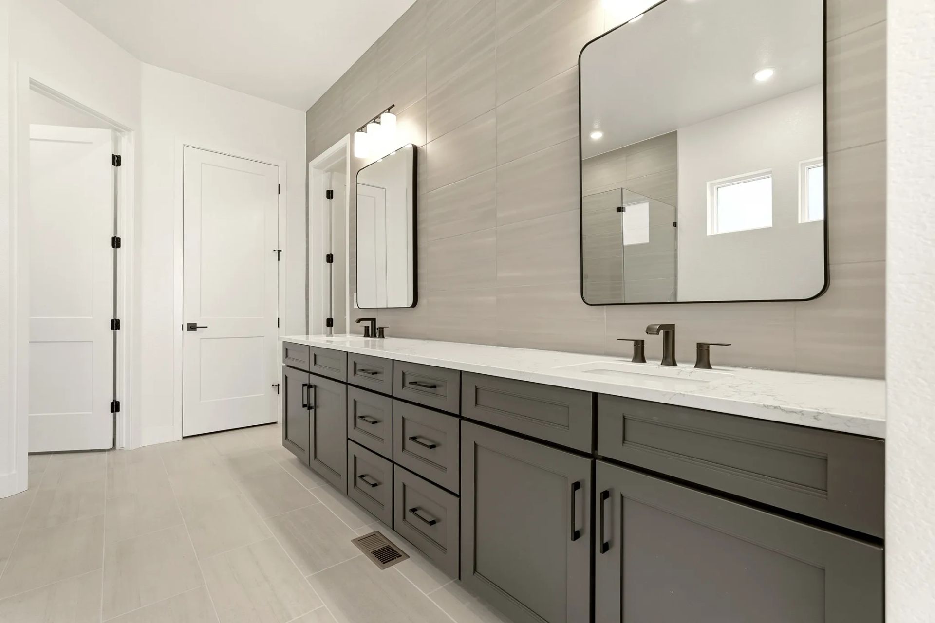 Homesite 143 Primary Bath