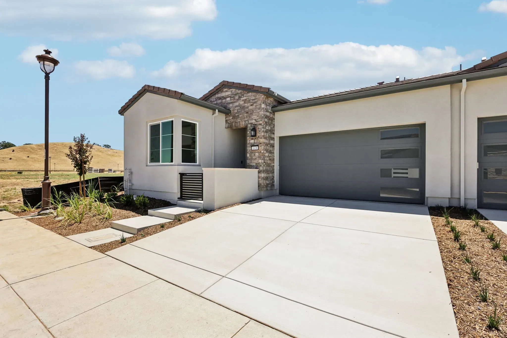 1038 Riverbend Drive (Plan 2)