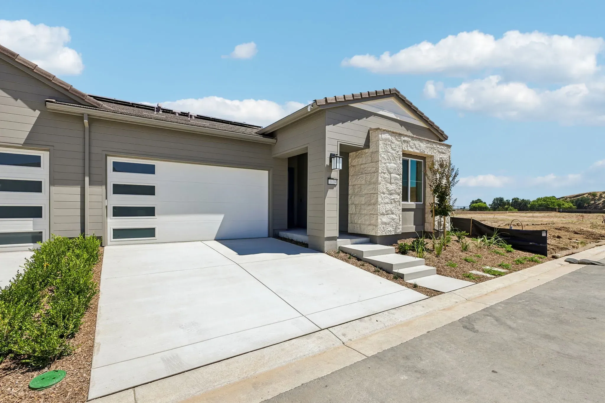 1039 Riverbend Drive (Plan 4)