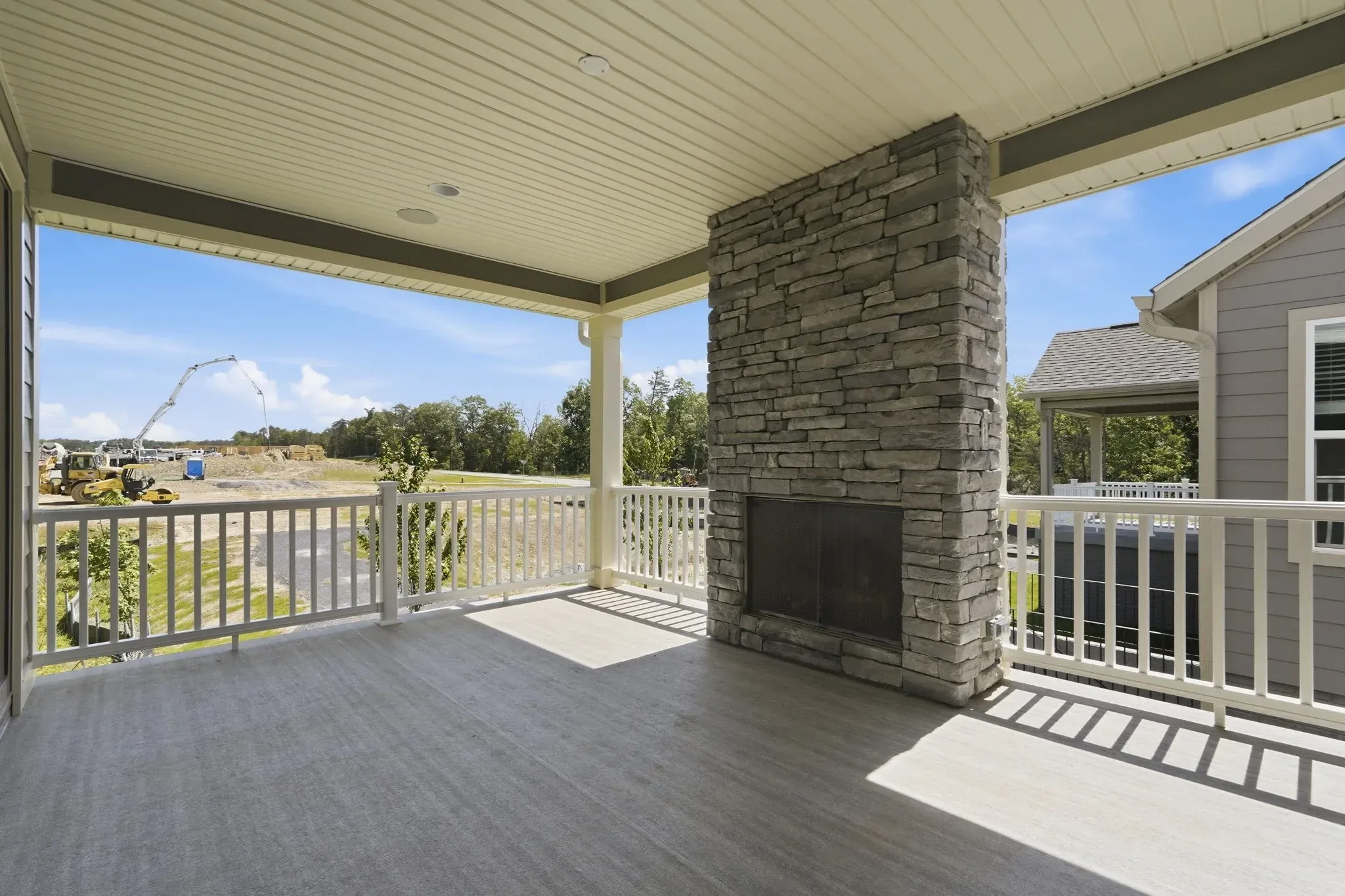 Nice II Covered Deck
