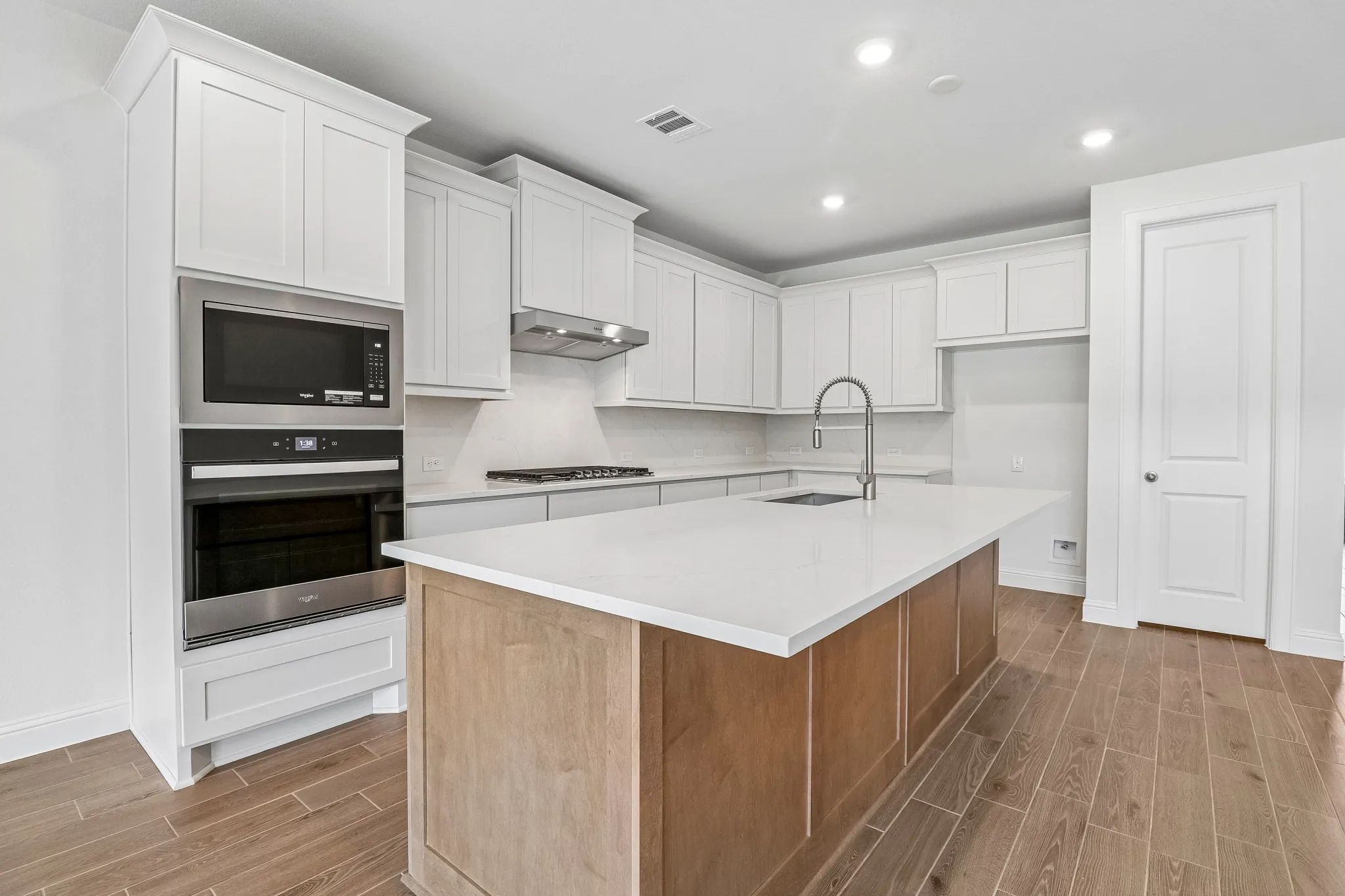 Homesite 1604 Kitchen - Staged