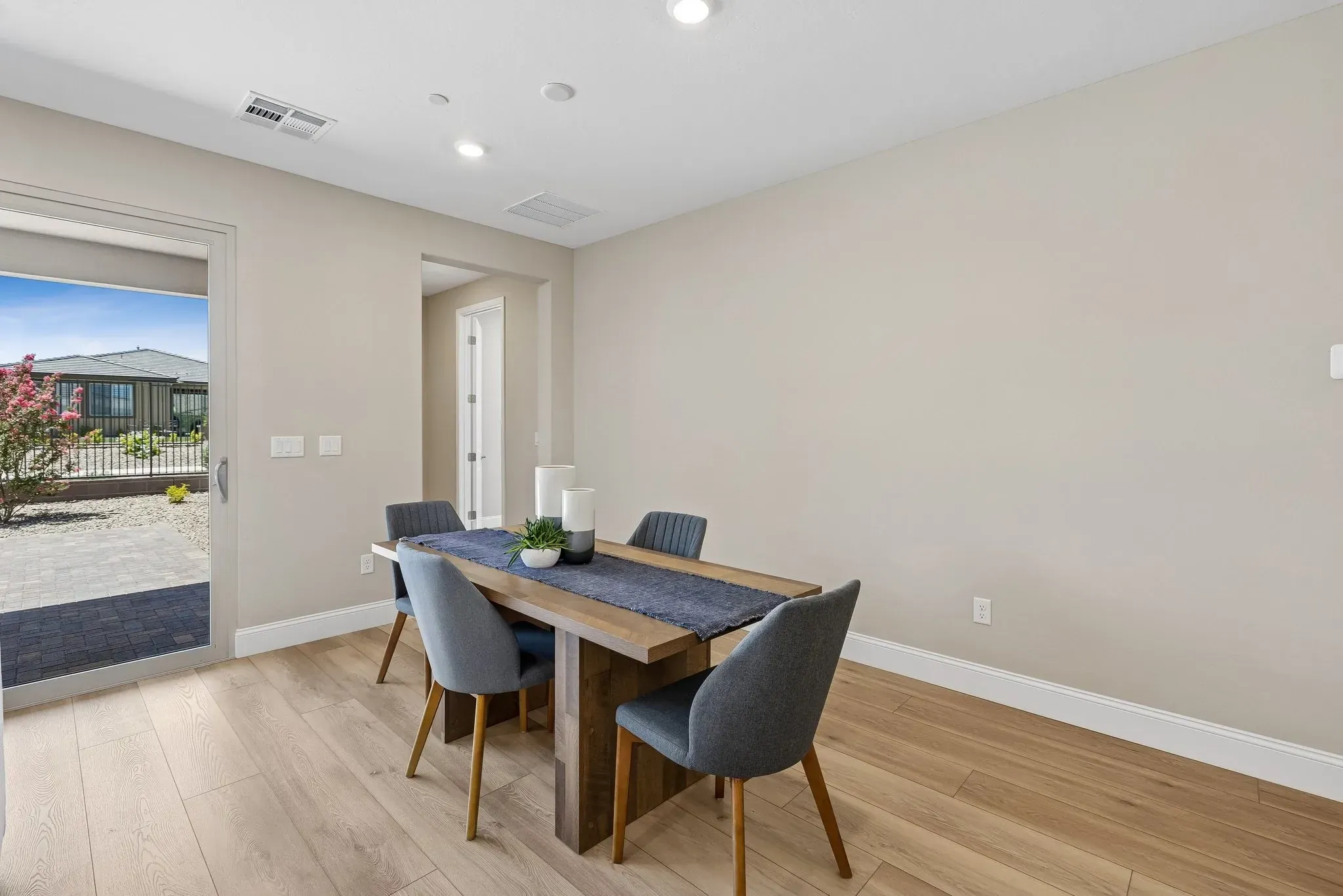 Affirm Virtually Staged Dining