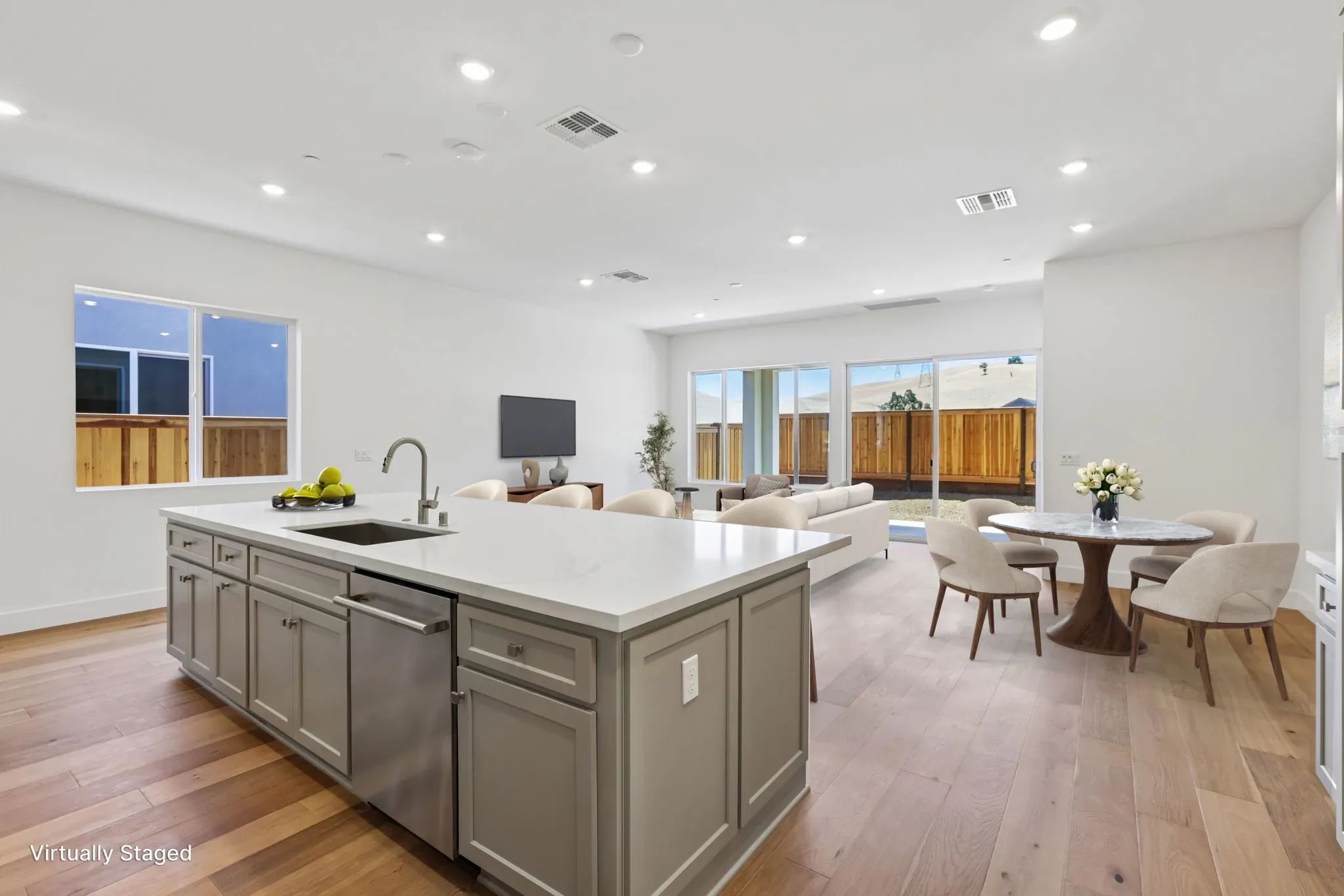 The Meadows Homesite 31 Great Room Virtually Stage