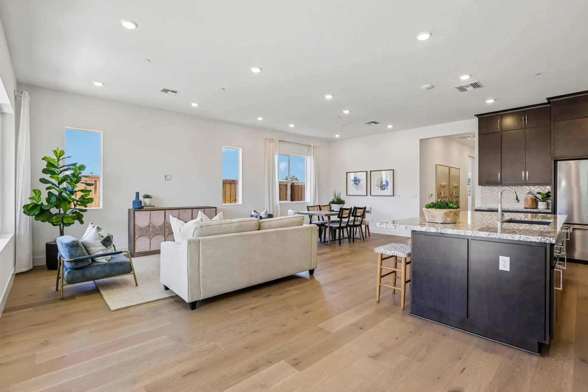 The Meadows Homesite 32 Great Room Virtually Stage