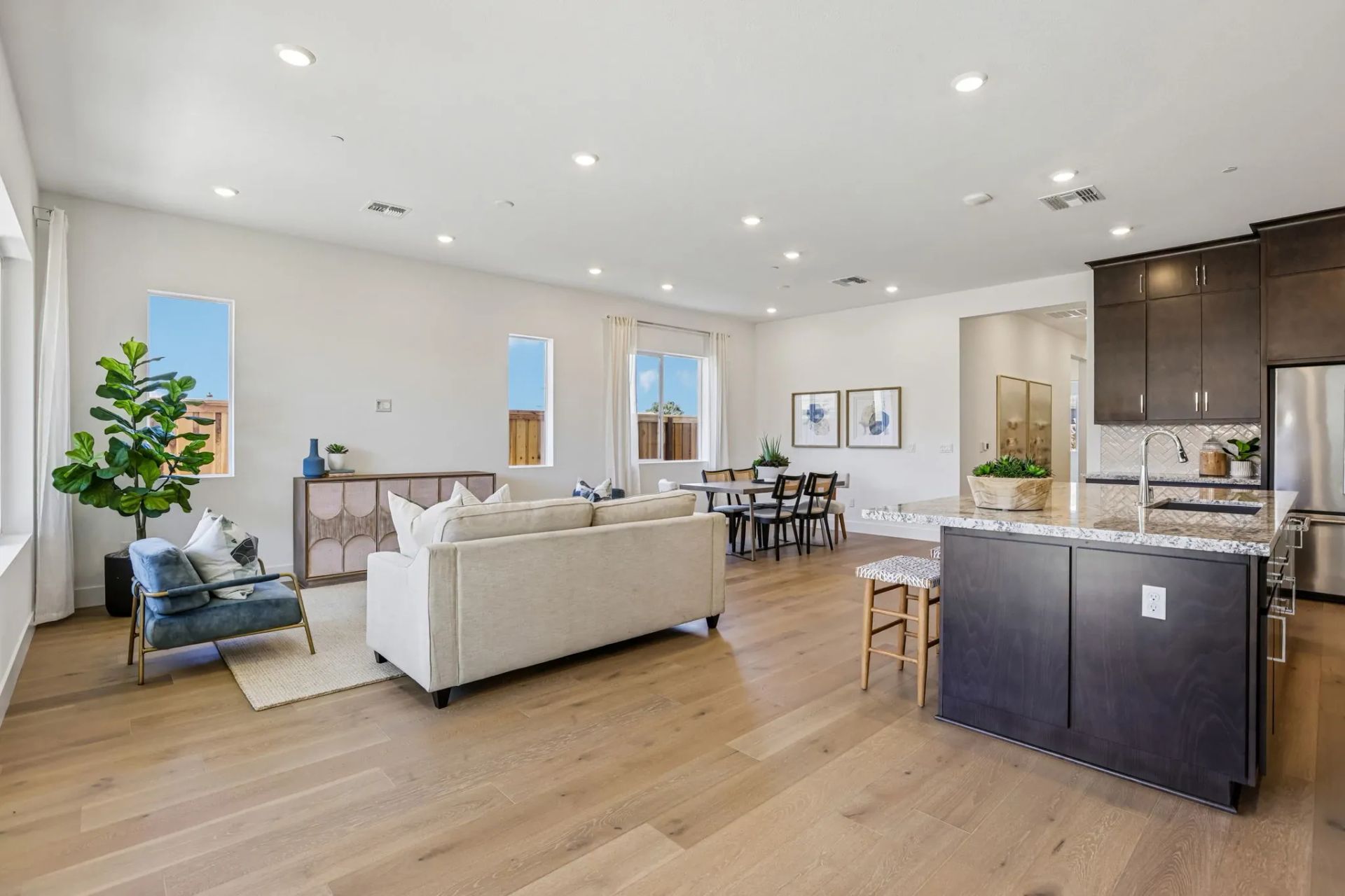 The Meadows Homesite 32 Great Room Virtually Stage
