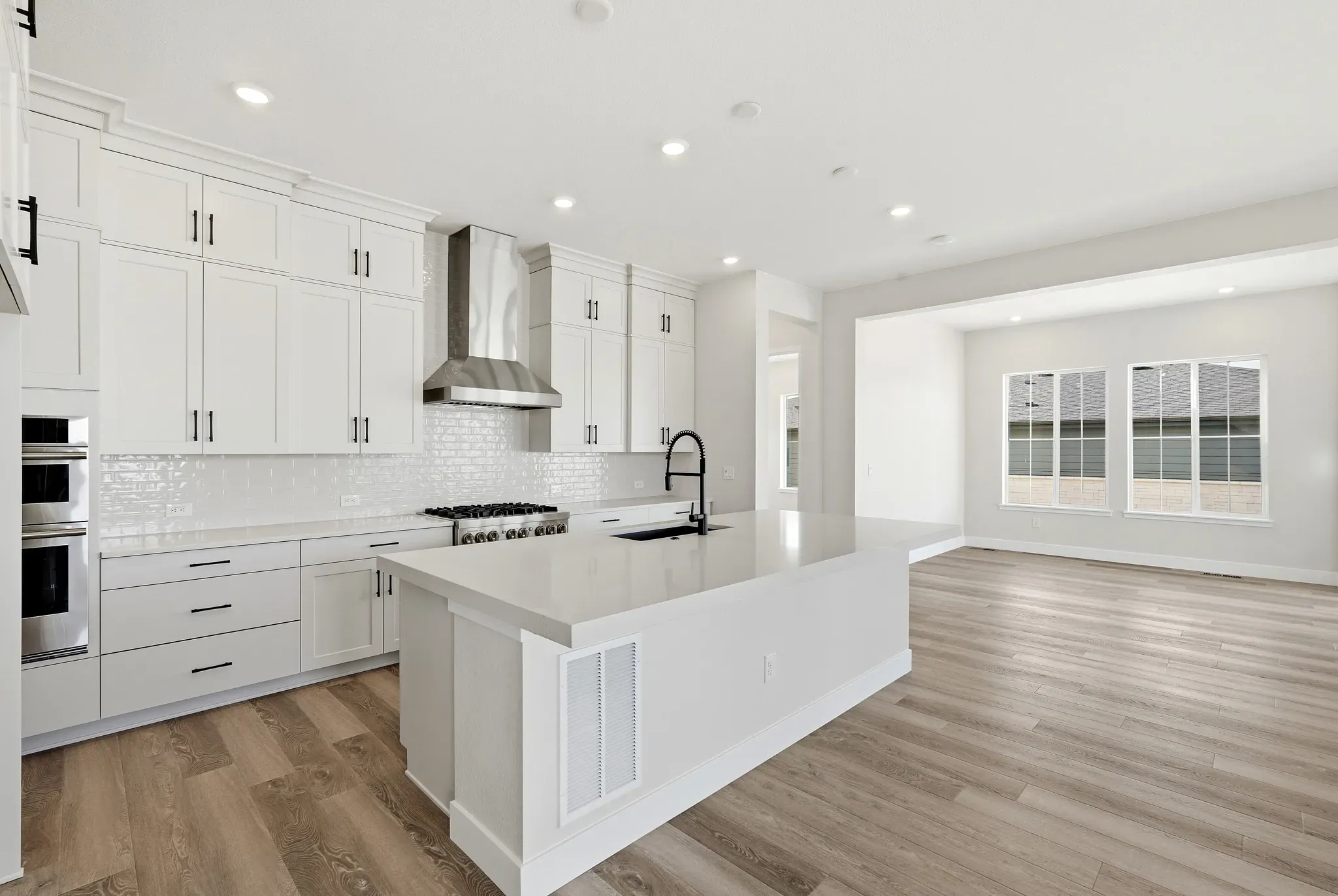 Homesite 7 Kitchen + Dining