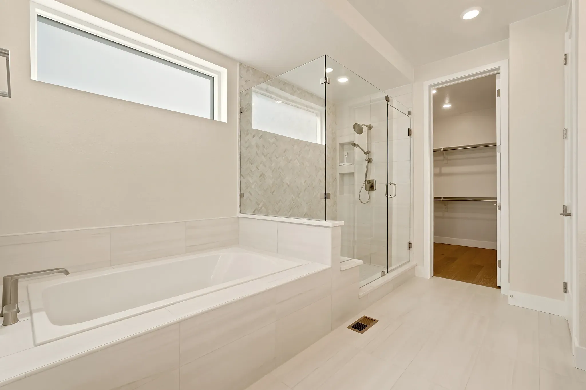 Homesite 267 Primary Bath