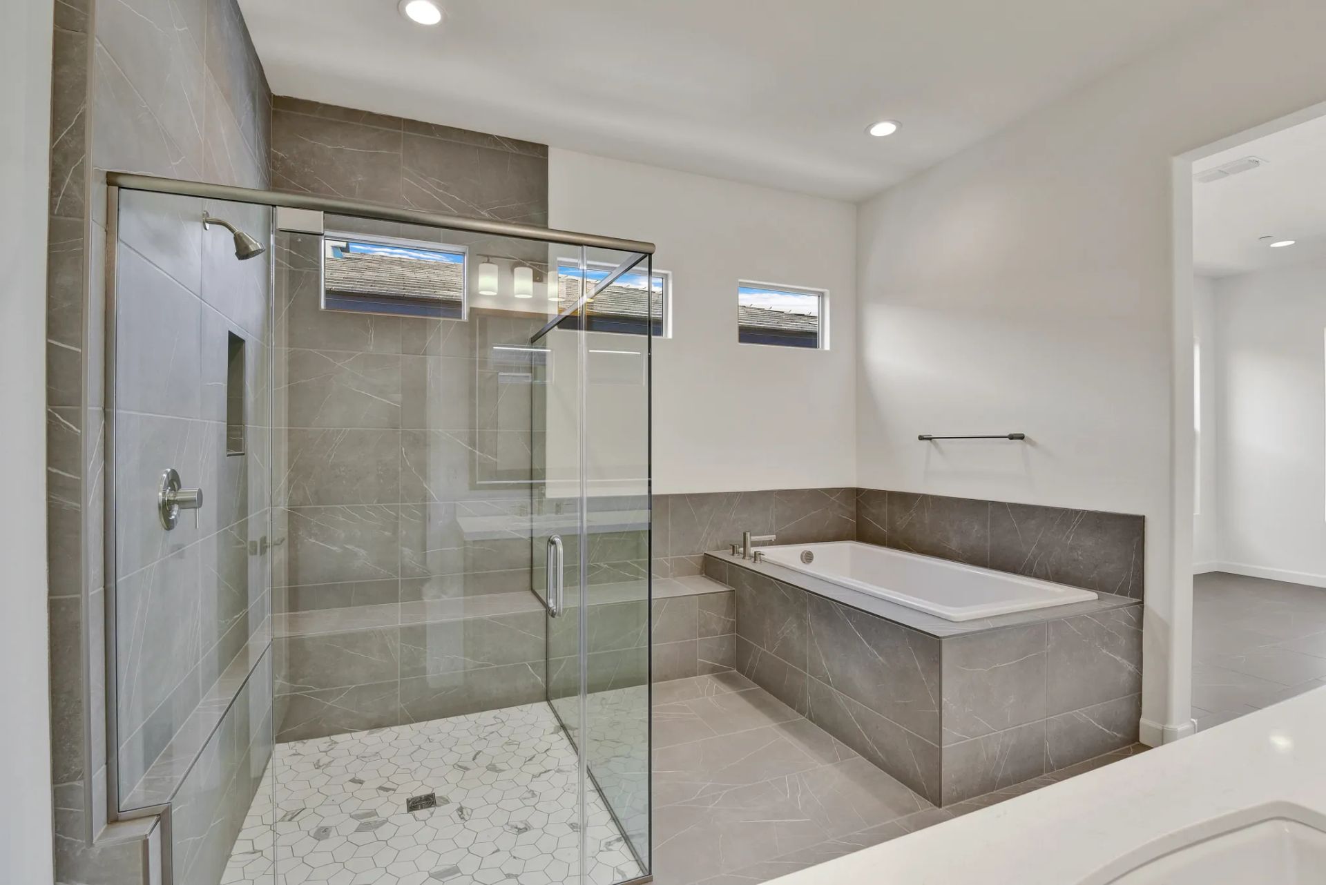 Verde River Cordoba HS 1354 Primary Bath