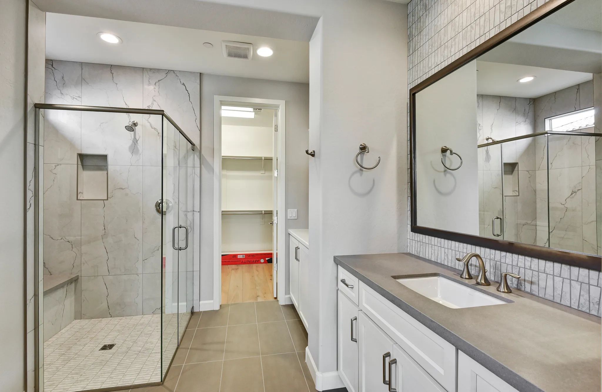 Verde River Nice HS 896 Primary Bath