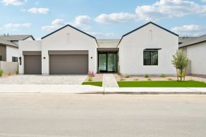 2411 E Aquarius Pl (Plan 6003)