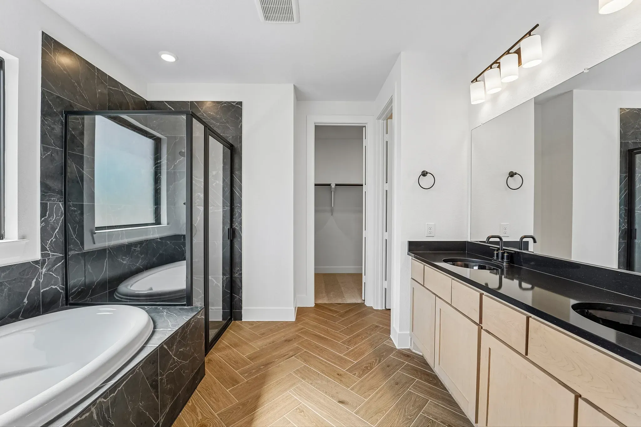 Homesite 2304 Primary Bath