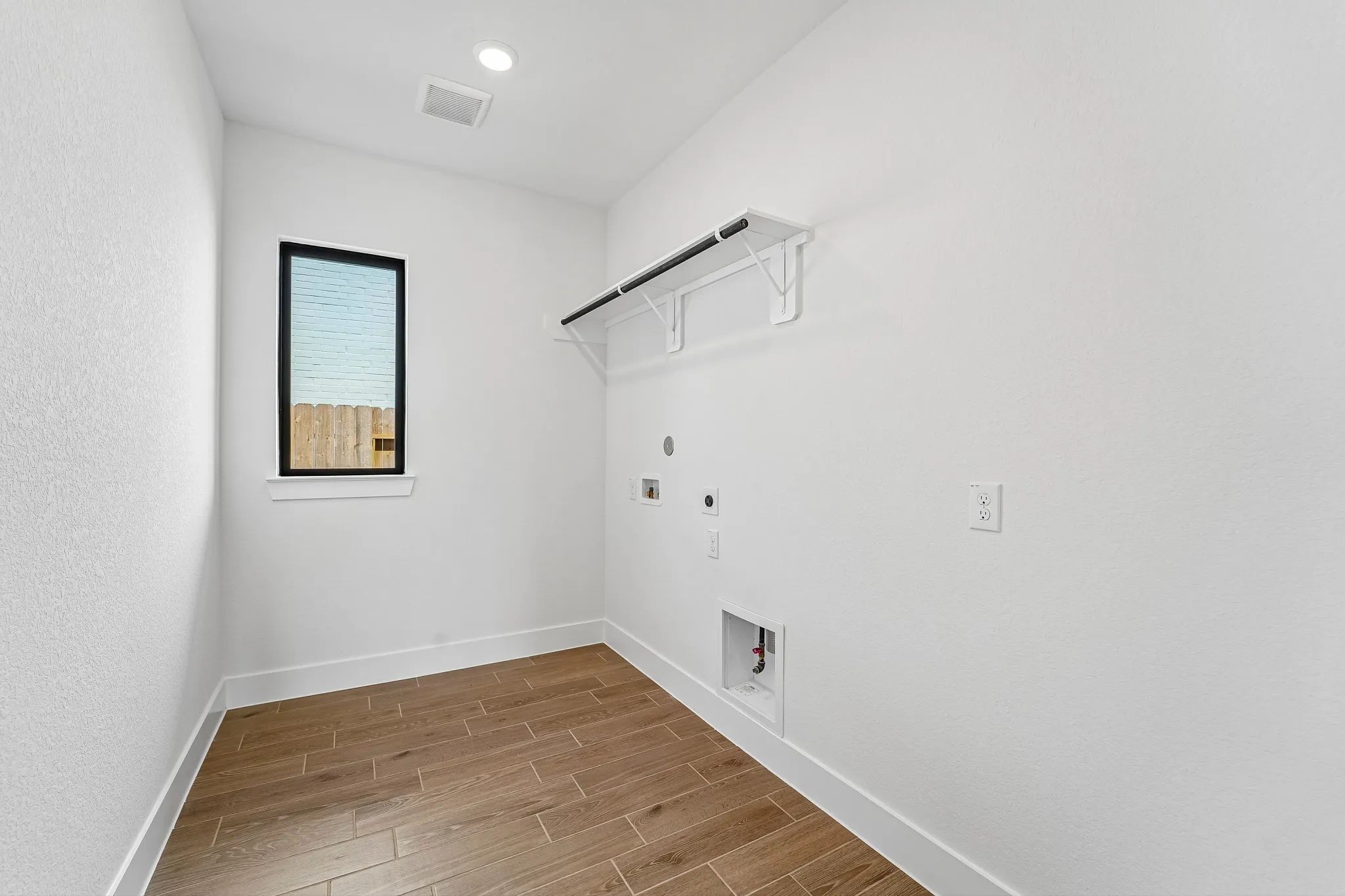 Homesite 2304 Laundry Room