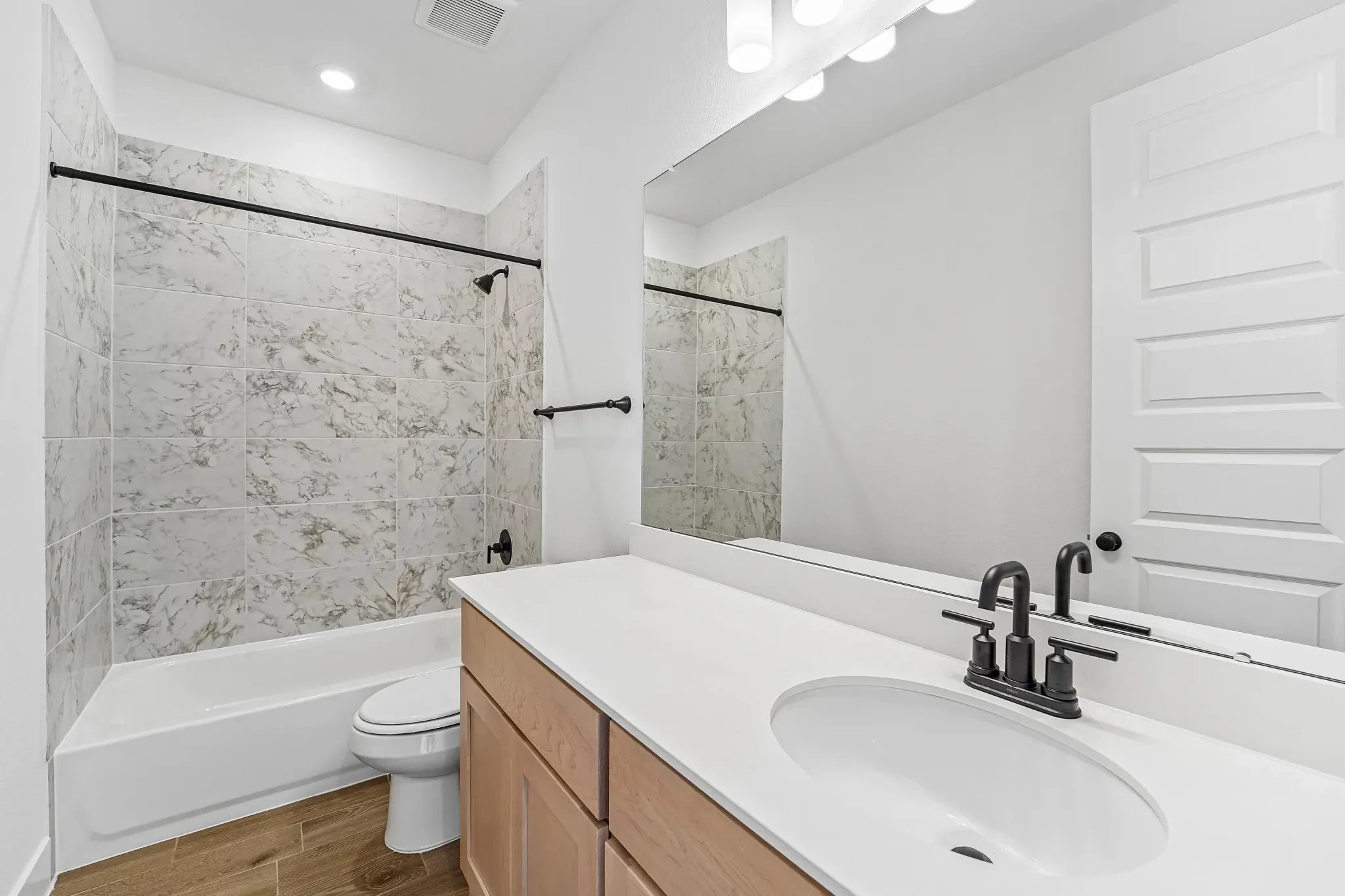 Homesite 2304 Bath 2