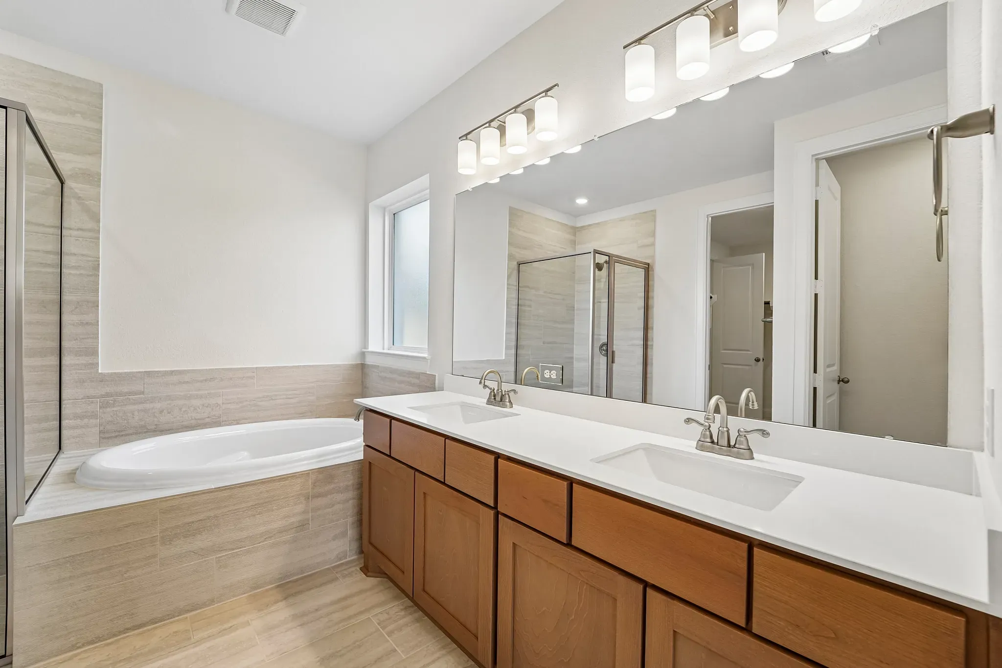 Homesite 2404 Primary Bath