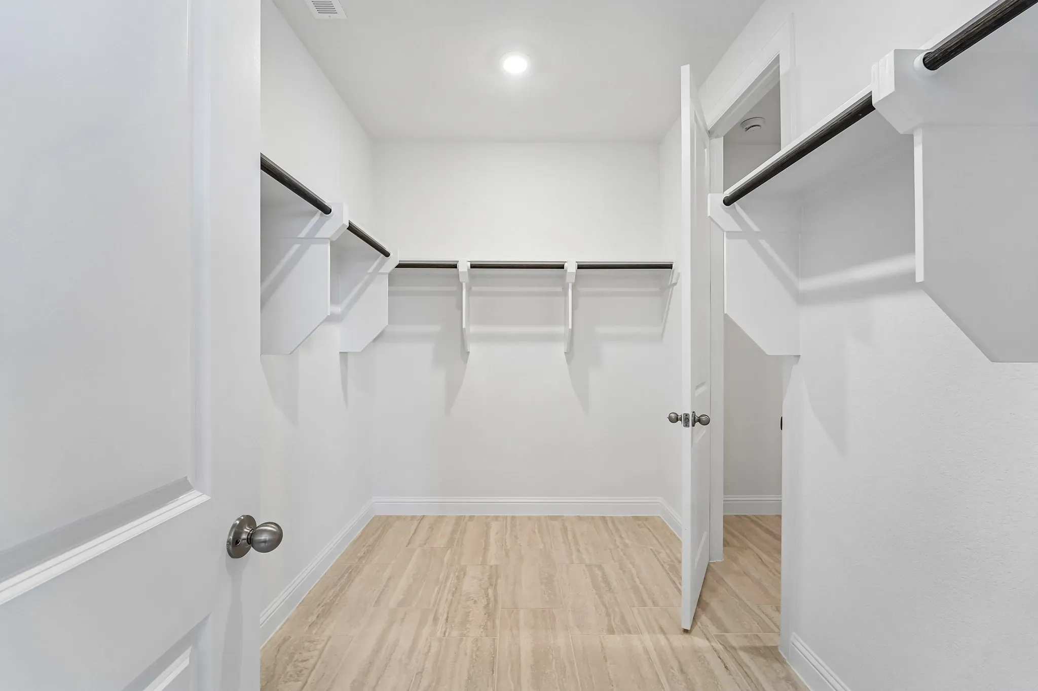 Homesite 2404 Closet