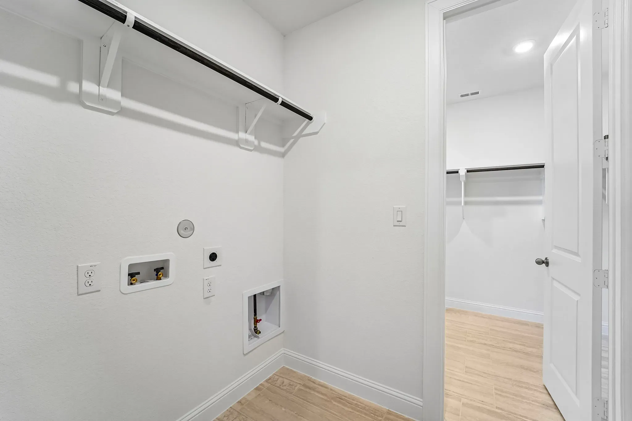 Homesite 2404 Laundry Room