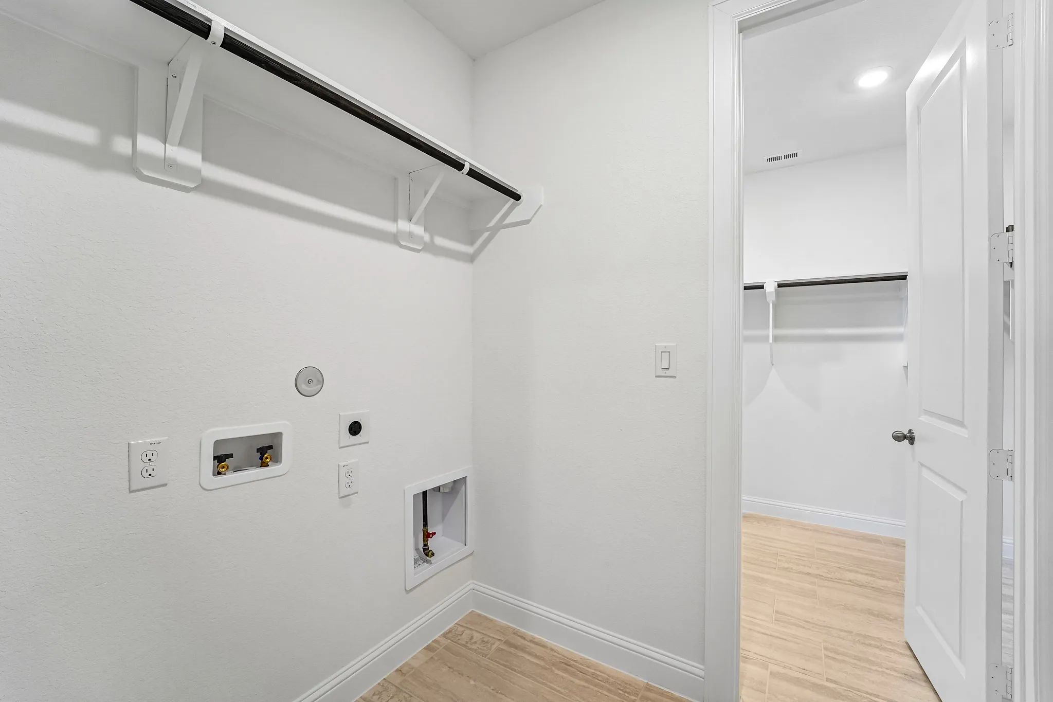 Homesite 2404 Laundry Room