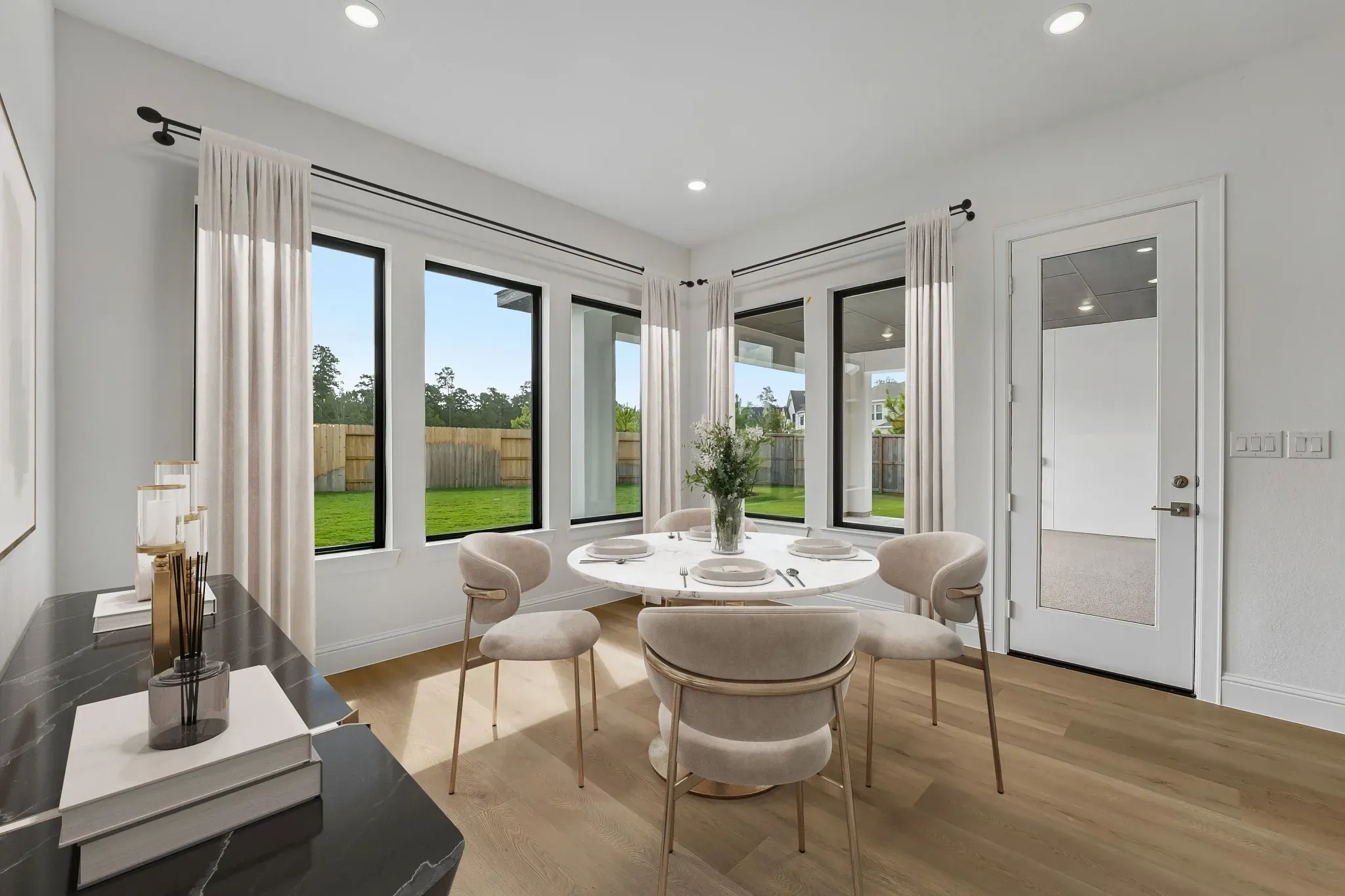 Homesite 7701 Casual Dining - Staged