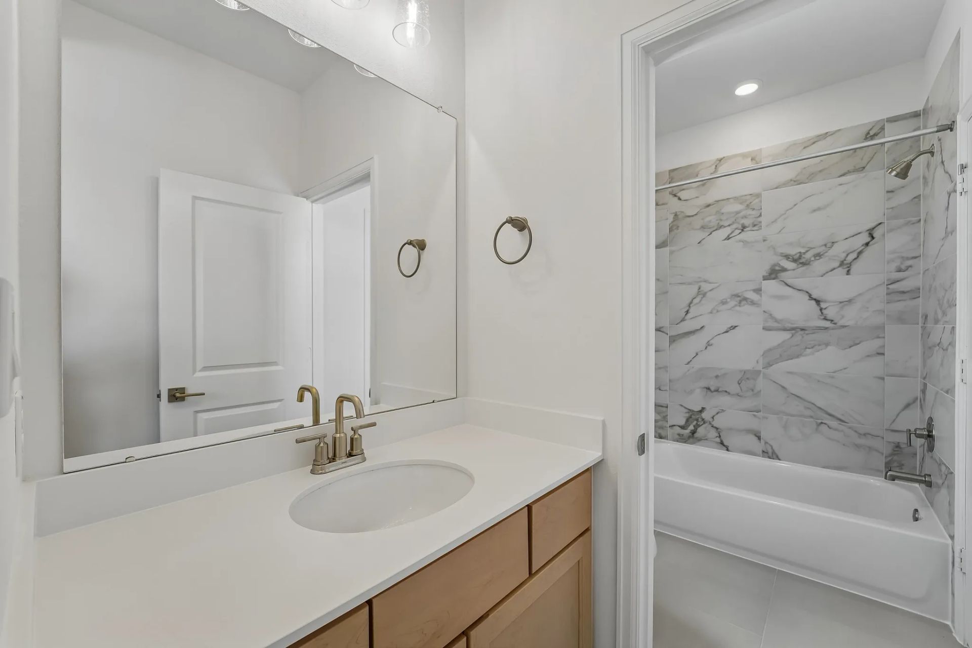 Homesite 7701 Bath 2