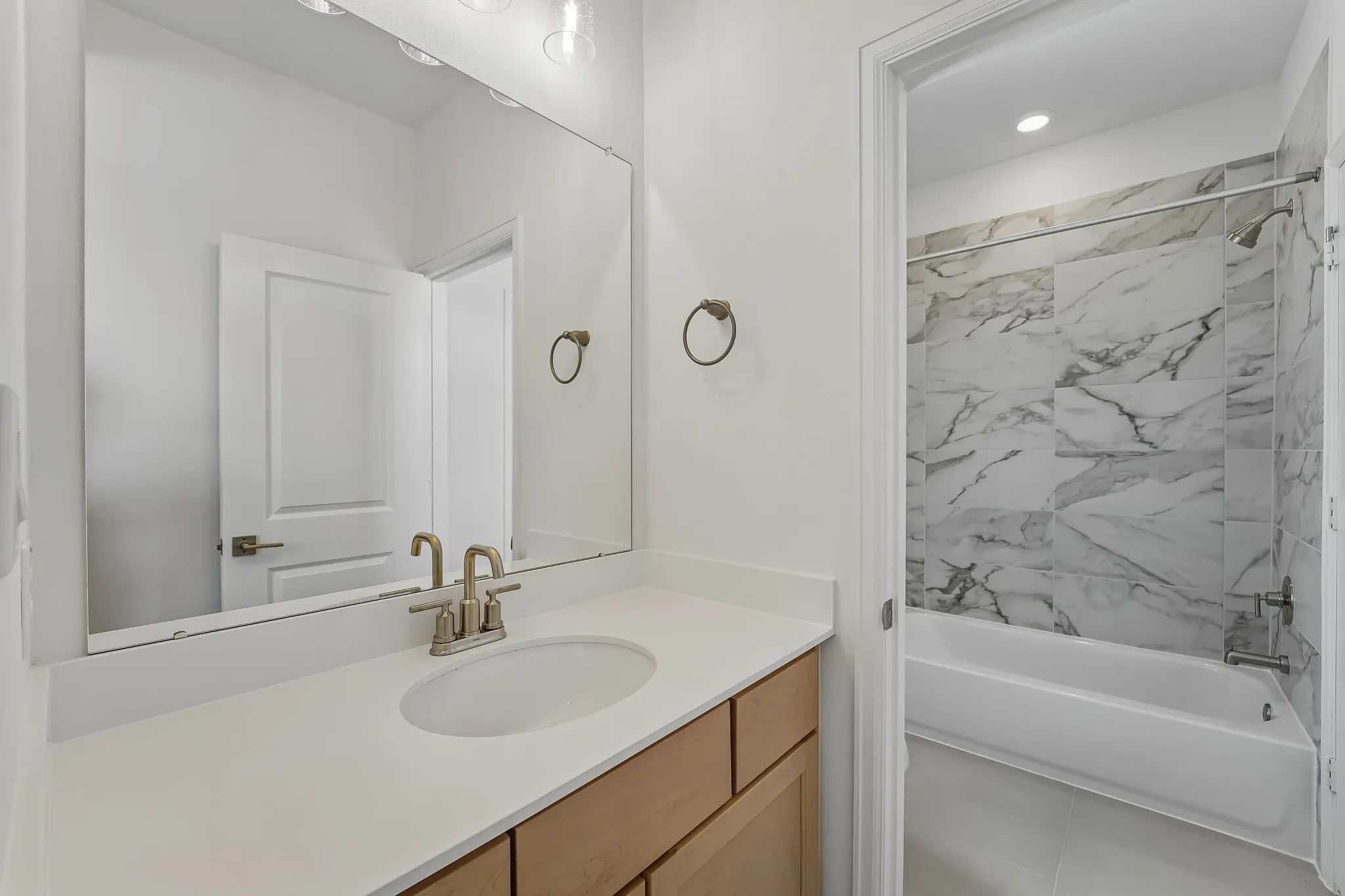 Homesite 7701 Bath 2