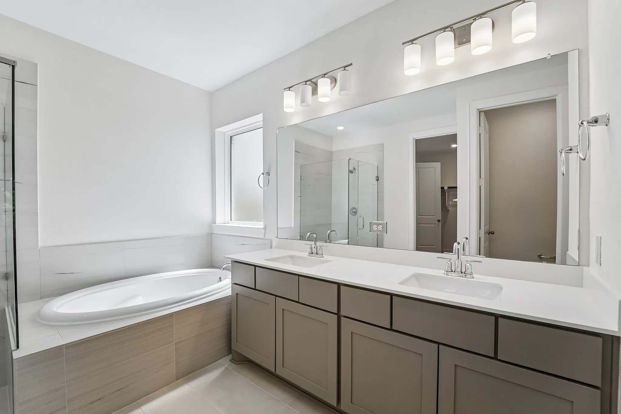 Homesite 6102 Primary Bath
