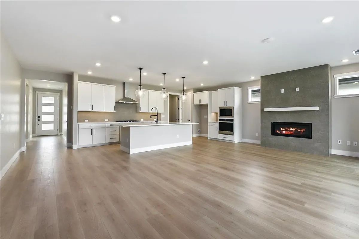 Valnova Affirm HS 1216 Great Room Kitchen