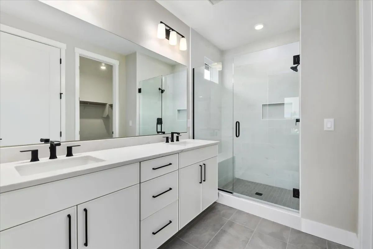 Valnova Affirm HS 1216 Primary Bath