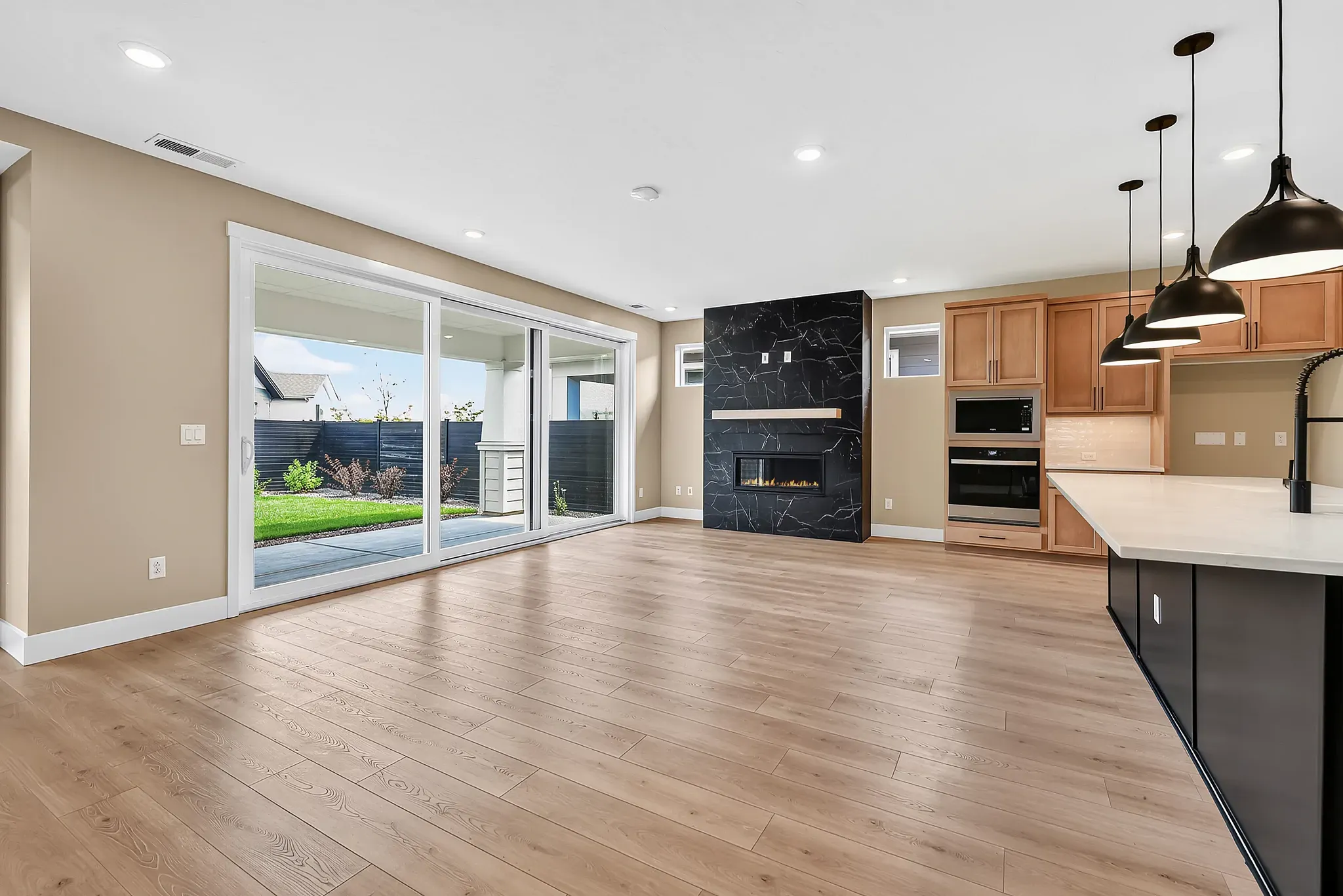 Valnova Connect HS 1215 Great Room Dining