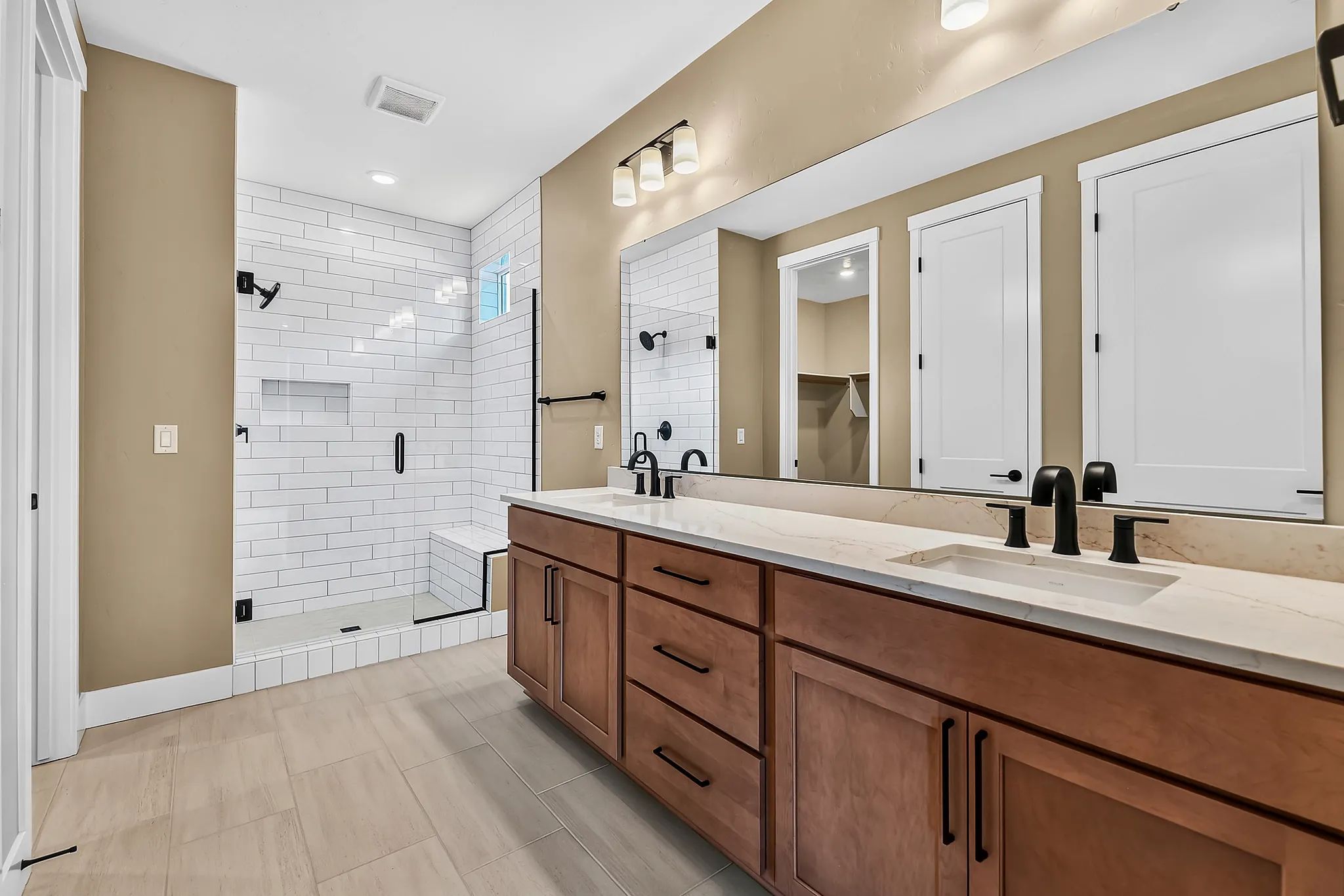 Valnova Connect HS 1215 Primary Bath